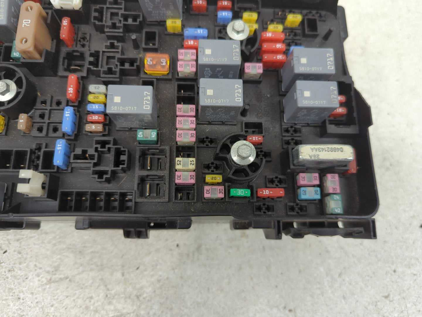 2016 Jeep Cherokee Fusebox Fuse Box Panel Relay Module P/N:6356-5110 Fits OEM Used Auto Parts - Oemusedautoparts1.com