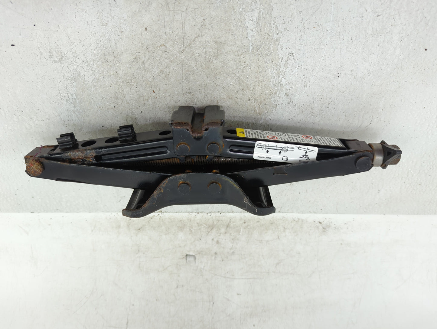 2016 Jeep Cherokee Spare Scissor Car Jack - Oemusedautoparts1.com