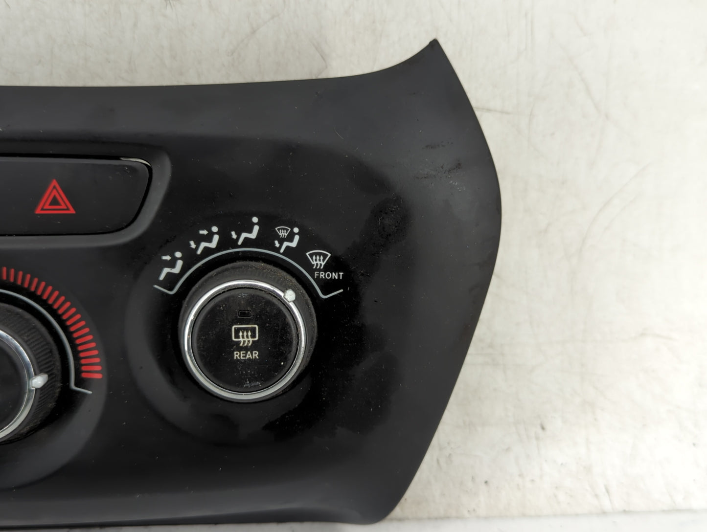 2015-2018 Jeep Cherokee Climate Control Module Temperature AC/Heater Replacement P/N:P5ZS93DX9AB 53294849 Fits OEM Used Auto