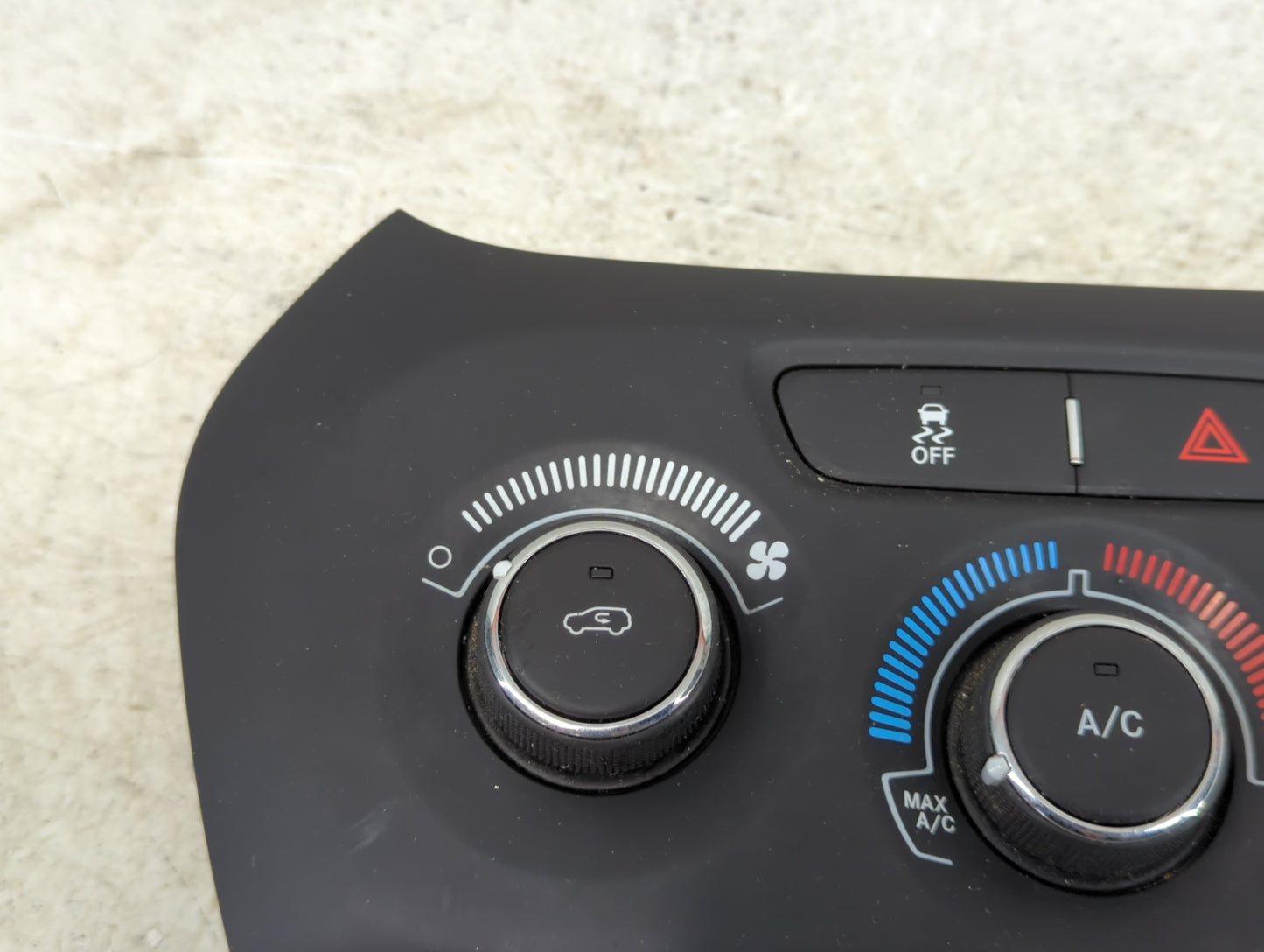2015-2018 Jeep Cherokee Climate Control Module Temperature AC/Heater Replacement P/N:53294849 P5ZS93DX9AA Fits OEM Used Auto