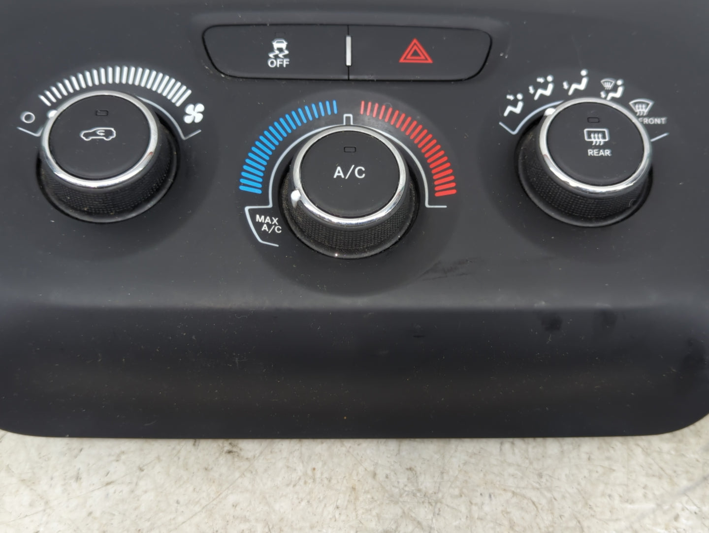 2015-2018 Jeep Cherokee Climate Control Module Temperature AC/Heater Replacement P/N:53294849 P5ZS93DX9AA Fits OEM Used Auto