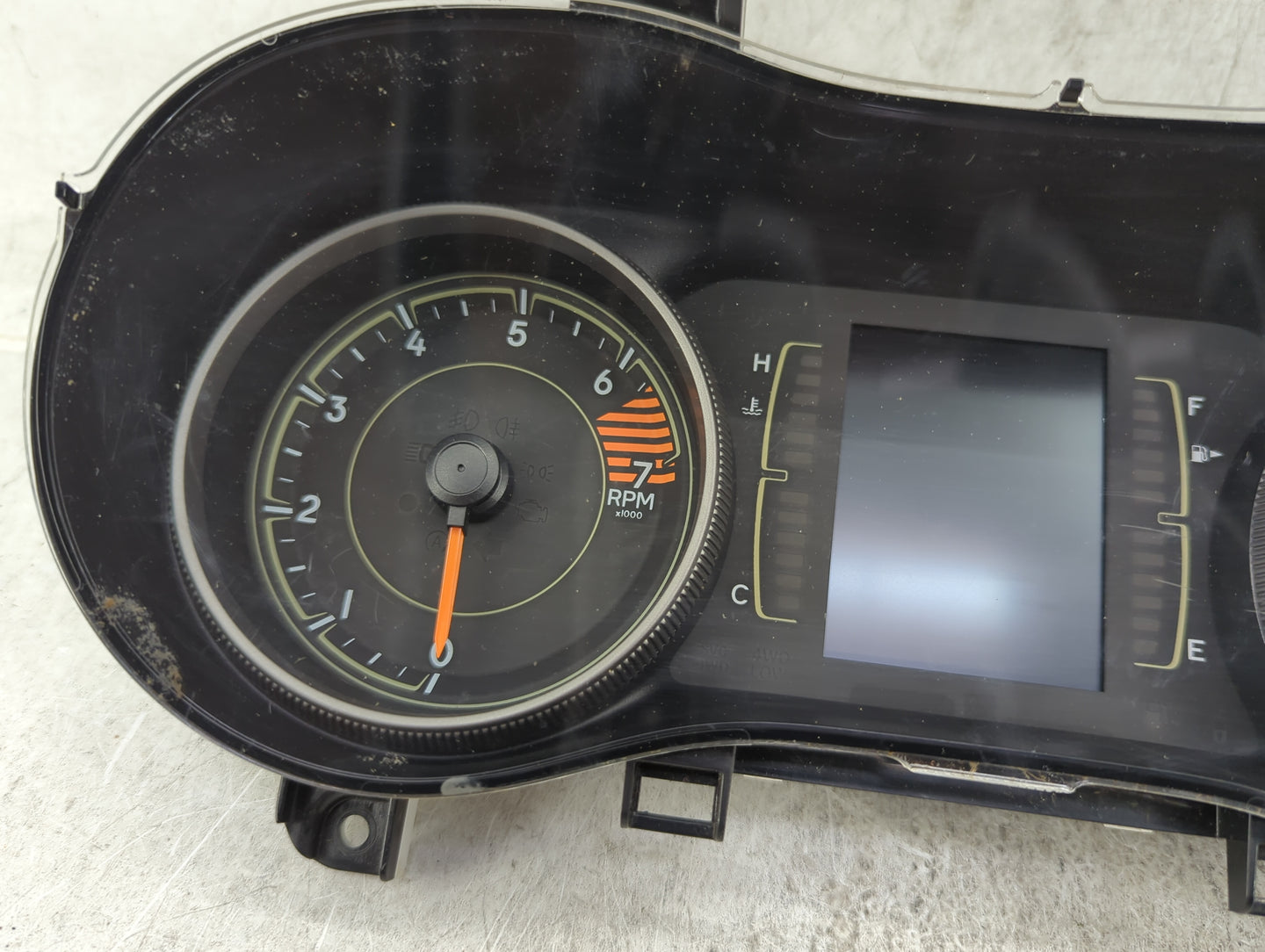 2016 Jeep Cherokee Instrument Cluster Speedometer Gauges P/N:P68274069AC A2C80949600 Fits OEM Used Auto Parts - Oemusedautop