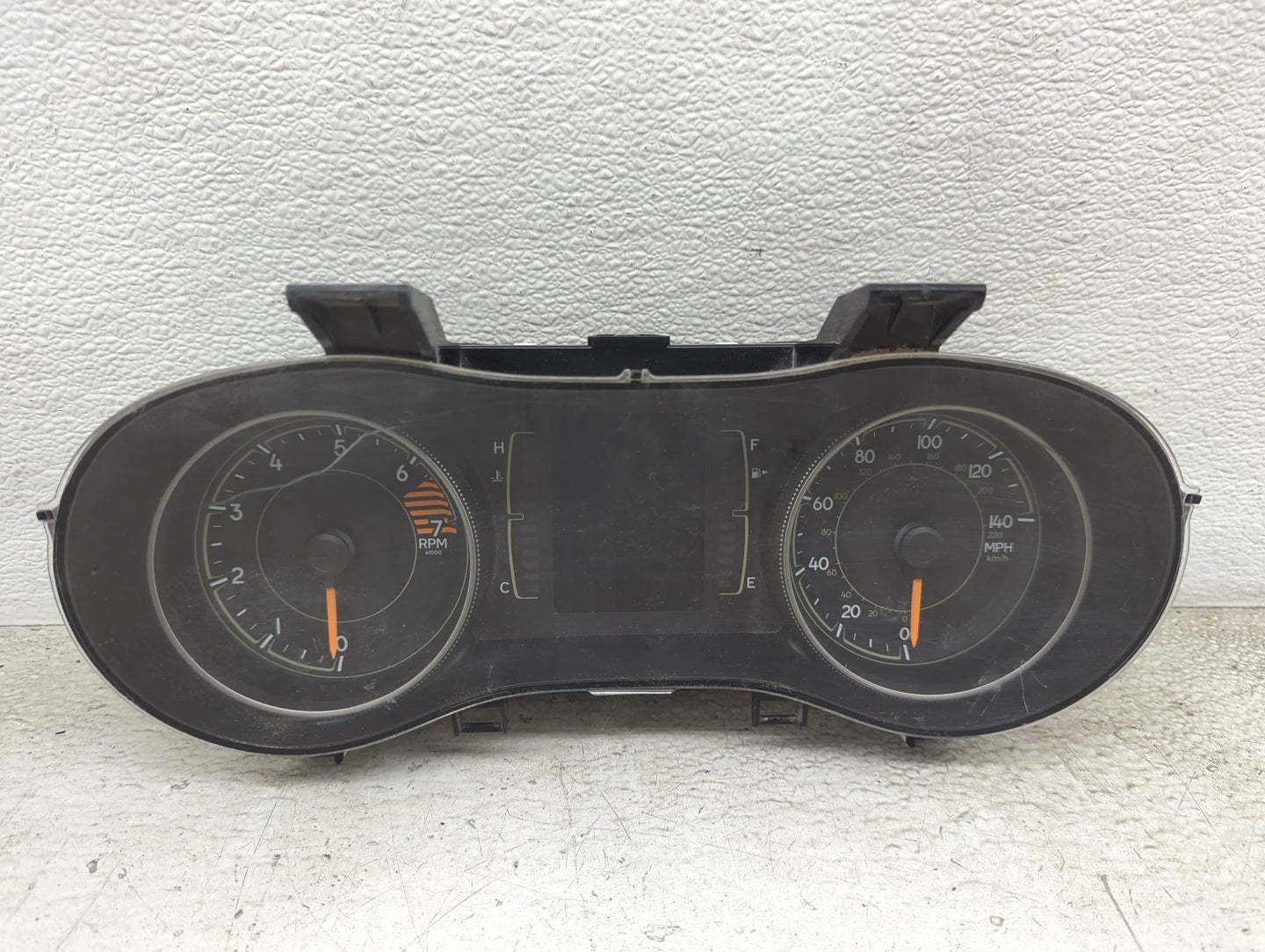 2016 Jeep Cherokee Instrument Cluster Speedometer Gauges P/N:P68274069AC T8EQI017604423, A2C80949600 Miles: Fits OEM Used Au