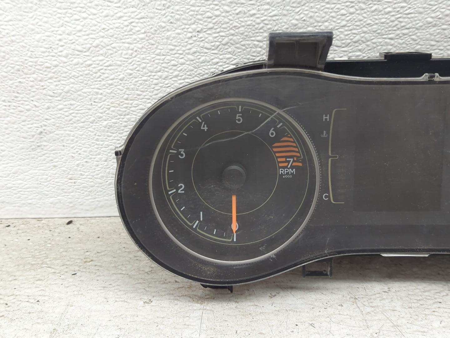 2016 Jeep Cherokee Instrument Cluster Speedometer Gauges P/N:P68274069AC T8EQI017604423, A2C80949600 Miles: Fits OEM Used Au