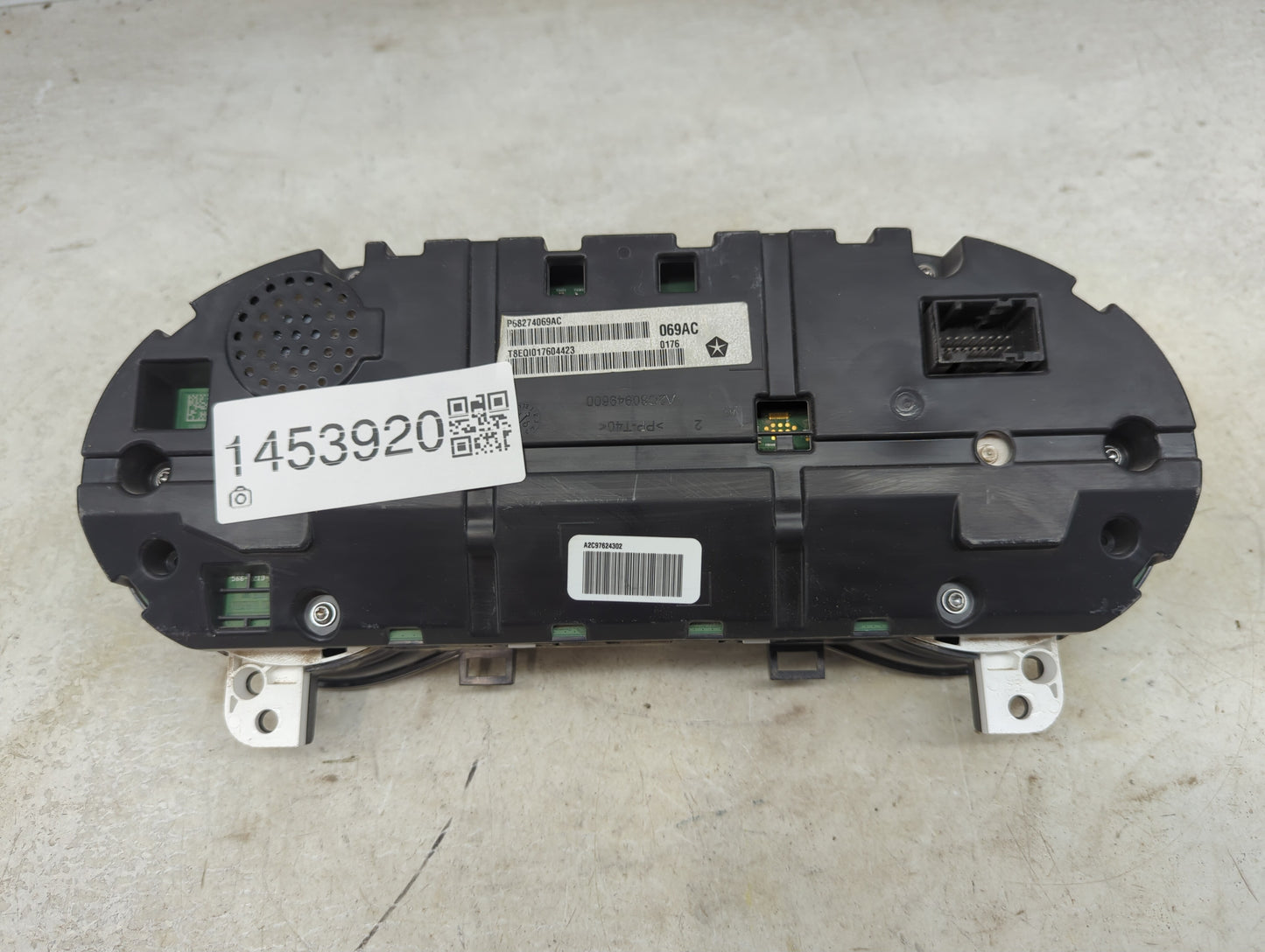 2016 Jeep Cherokee Instrument Cluster Speedometer Gauges P/N:P68274069AC T8EQI017604423, A2C80949600 Miles: Fits OEM Used Au