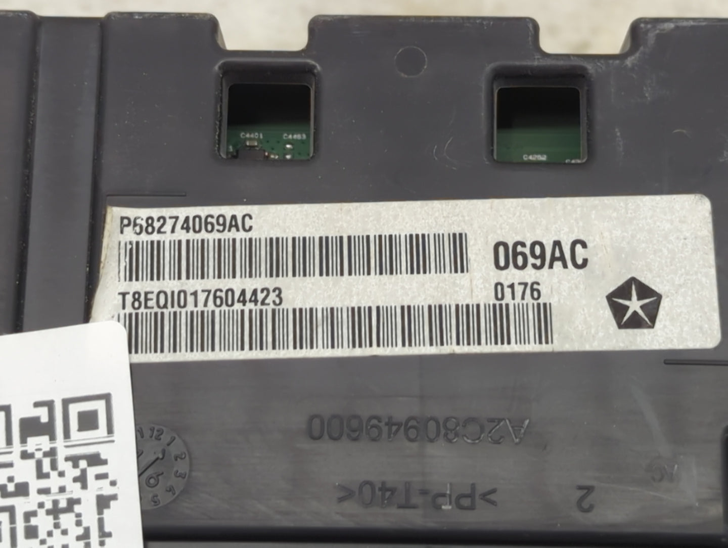 2016 Jeep Cherokee Instrument Cluster Speedometer Gauges P/N:P68274069AC T8EQI017604423, A2C80949600 Miles: Fits OEM Used Au