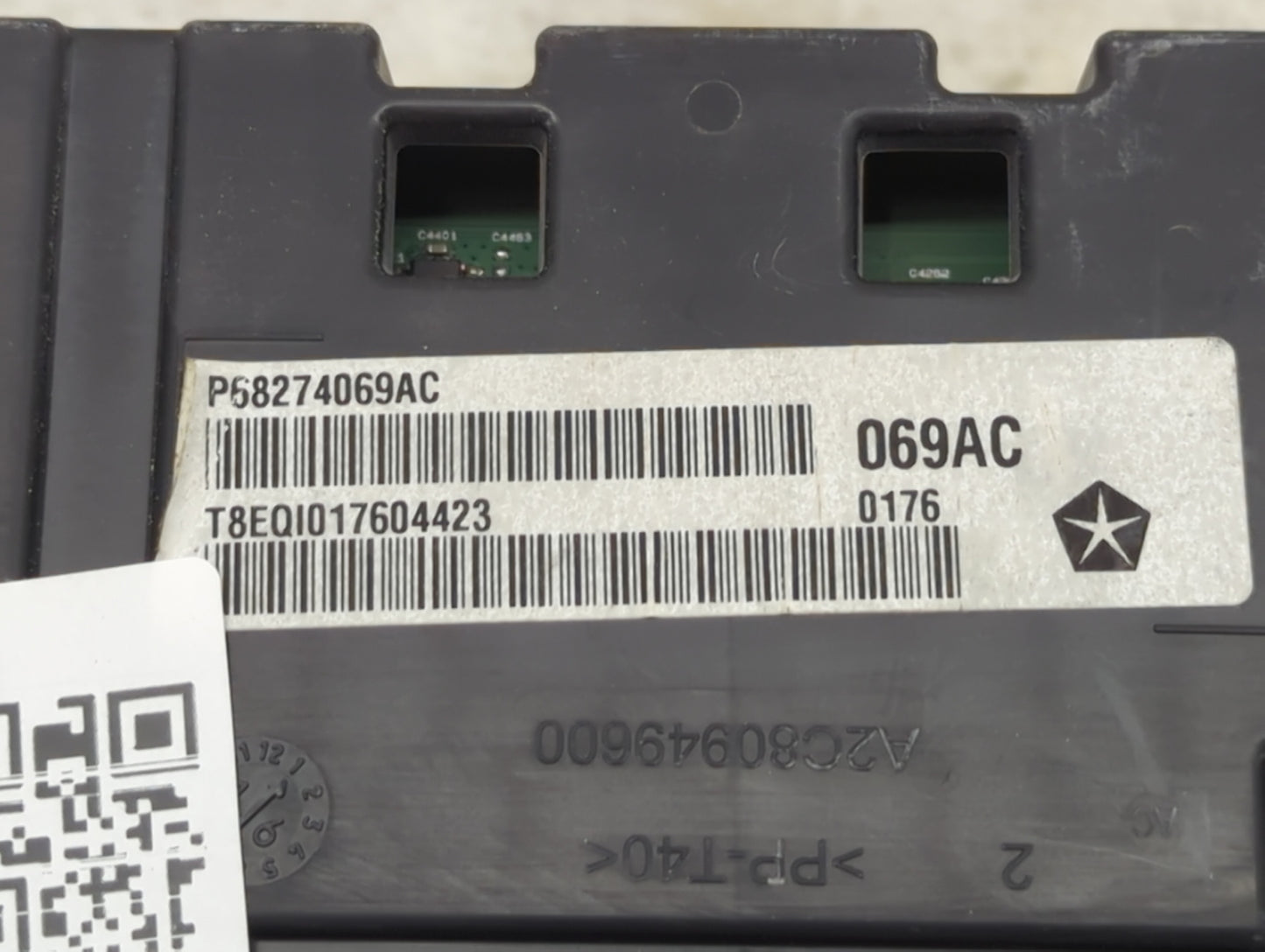 2016 Jeep Cherokee Instrument Cluster Speedometer Gauges P/N:P68274069AC T8EQI017604423, A2C80949600 Miles: Fits OEM Used Au