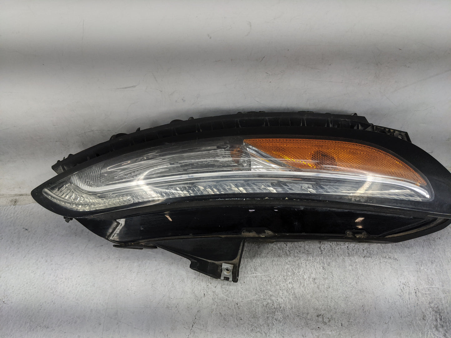 2014-2018 Jeep Cherokee Passenger Right Oem Head Light Headlight Lamp - Oemusedautoparts1.com