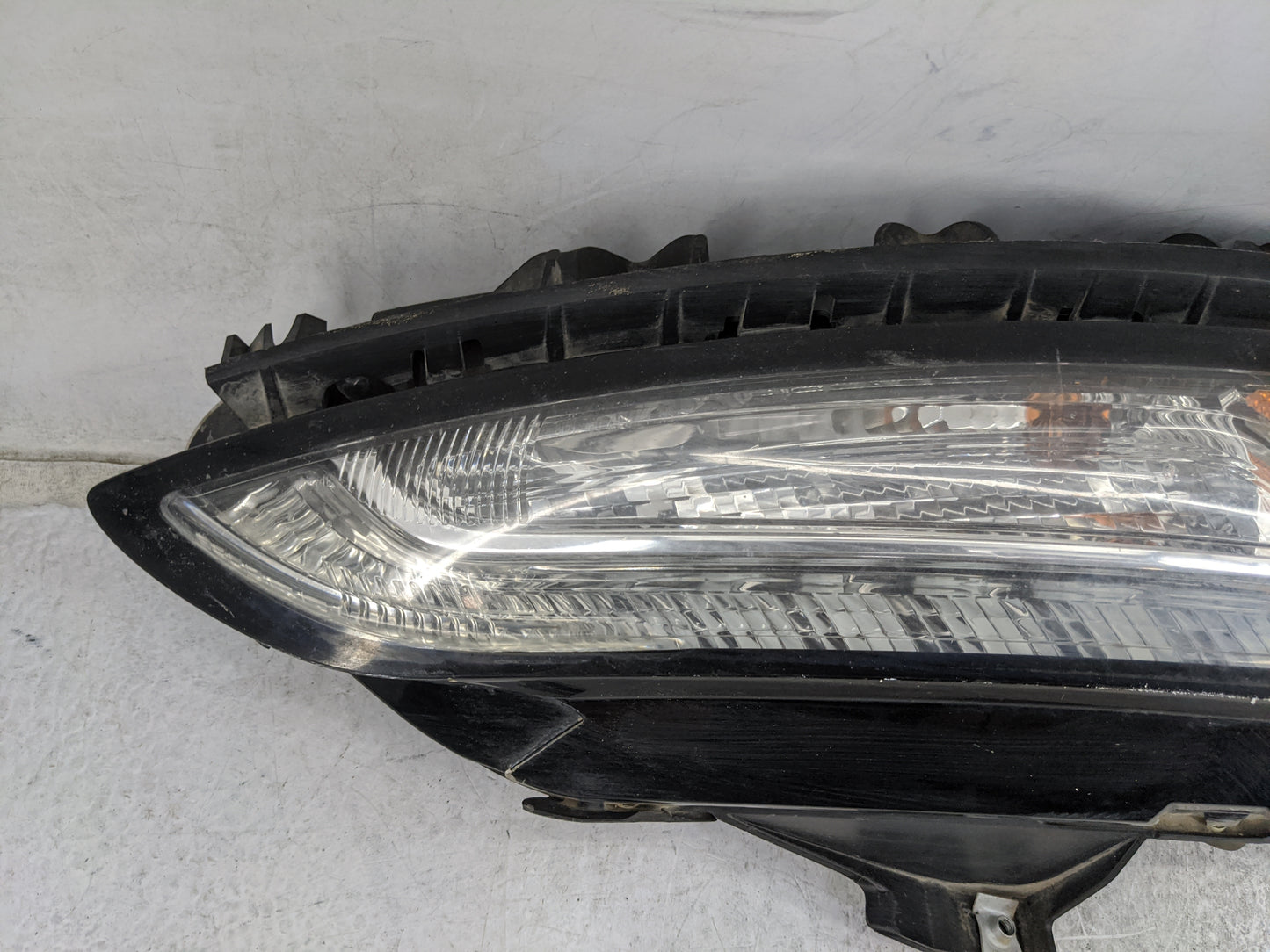 2014-2018 Jeep Cherokee Passenger Right Oem Head Light Headlight Lamp - Oemusedautoparts1.com