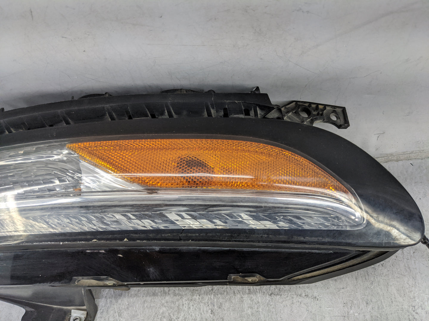 2014-2018 Jeep Cherokee Passenger Right Oem Head Light Headlight Lamp - Oemusedautoparts1.com