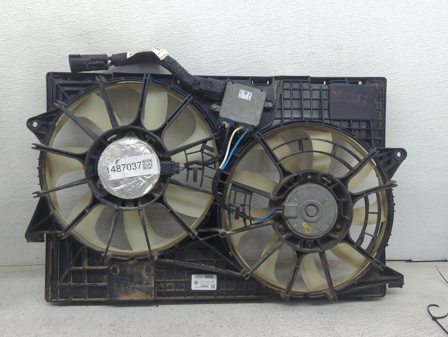 2014-2019 Jeep Cherokee Electric Radiator Cooling Fan Motor Assembly P/N:07016 70113K AA223006-T809 Fits OEM Used Auto Parts