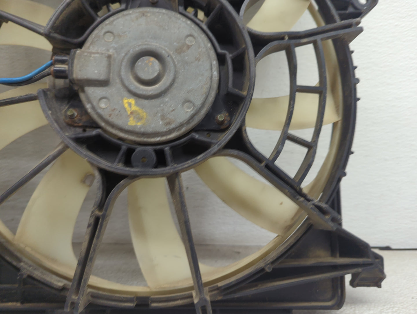 2014-2019 Jeep Cherokee Electric Radiator Cooling Fan Motor Assembly P/N:07016 70113K AA223006-T809 Fits OEM Used Auto Parts