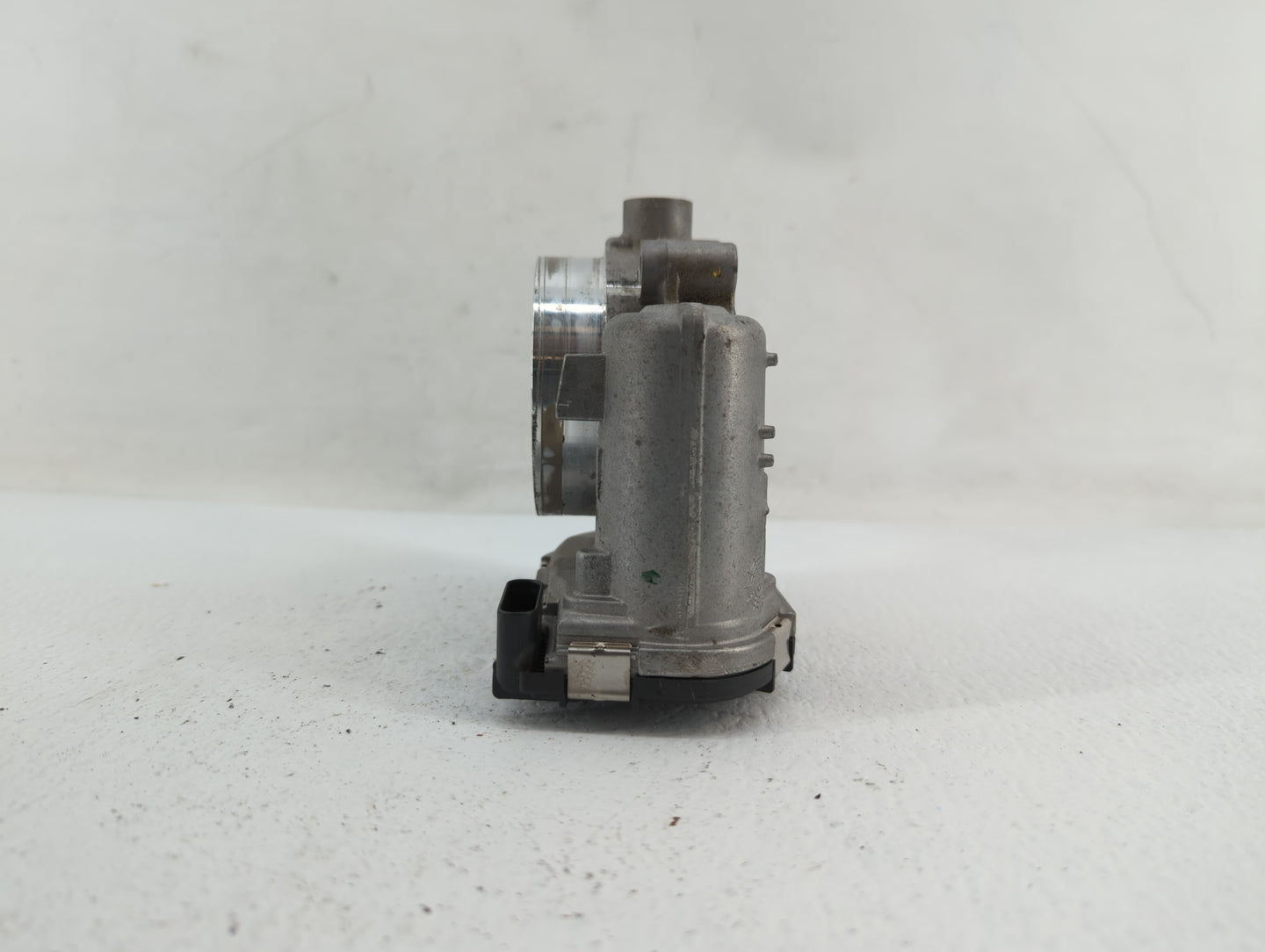 2014-2017 Jeep Cherokee Throttle Body P/N:05184349AC 05184349AE, 05184349AF Fits Fits 2011 2012 2013 2014 2015 2016 2017 201