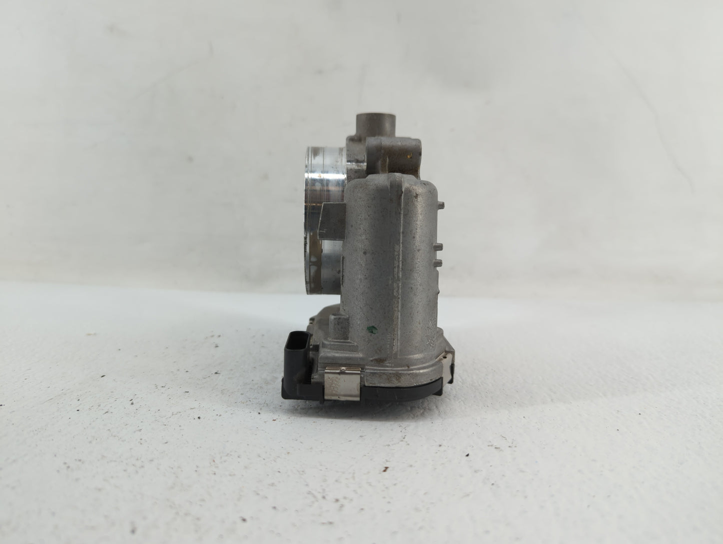 2014-2017 Jeep Cherokee Throttle Body P/N:05184349AC 05184349AE, 05184349AF Fits Fits 2011 2012 2013 2014 2015 2016 2017 201