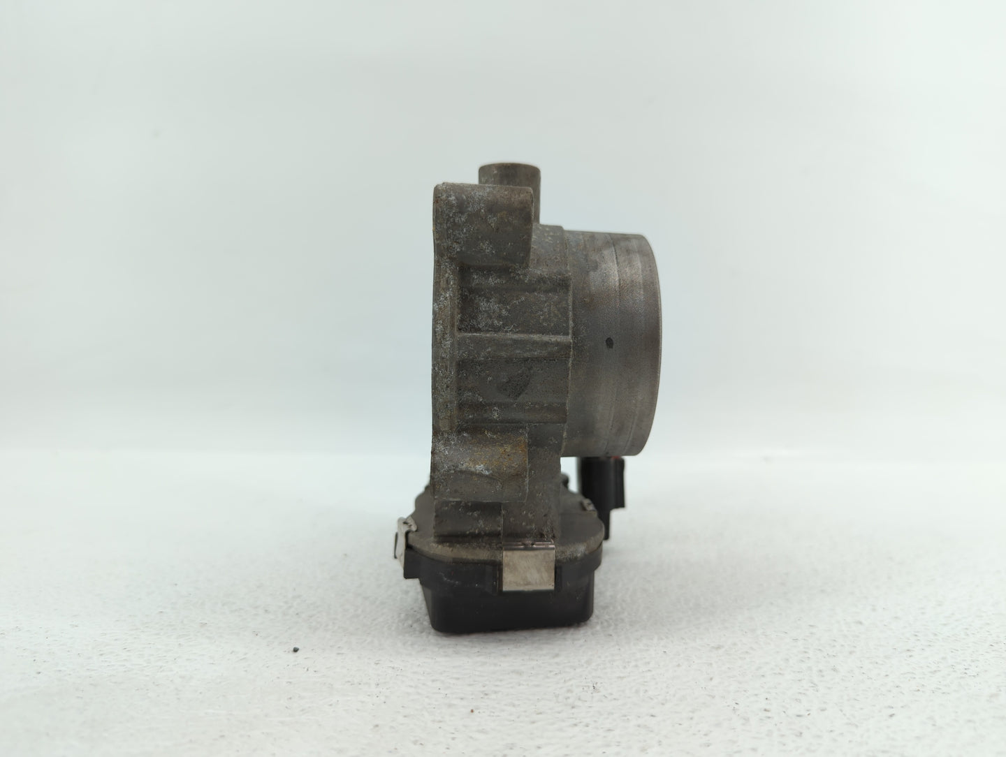 2014-2017 Jeep Cherokee Throttle Body P/N:04891970AB Fits Fits 2014 2015 2016 2017 2018 OEM Used Auto Parts - Oemusedautopar