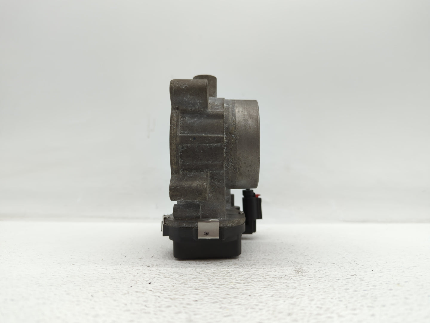 2014-2017 Jeep Cherokee Throttle Body P/N:04891970AB Fits Fits 2014 2015 2016 2017 2018 OEM Used Auto Parts - Oemusedautopar