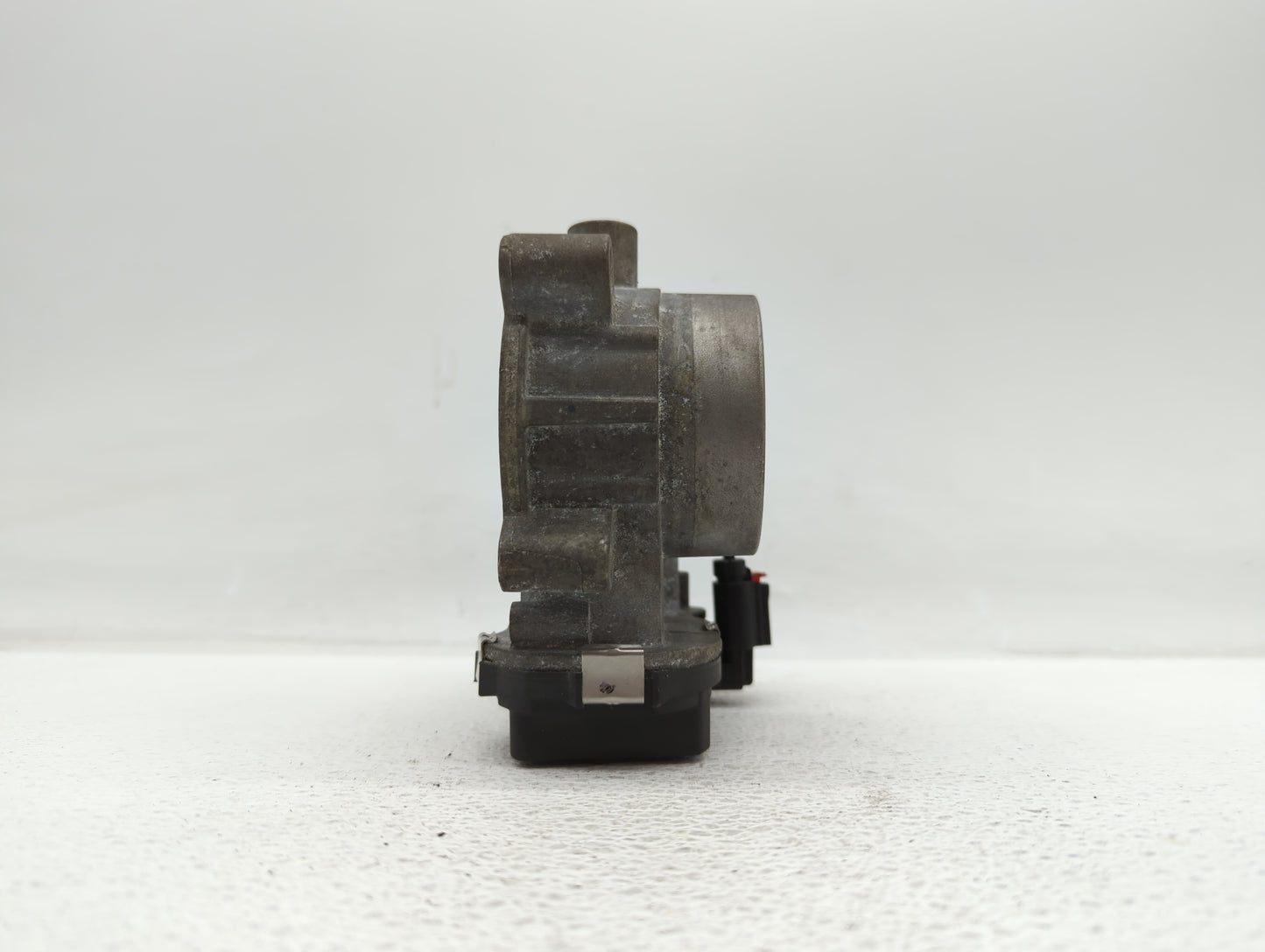2014-2017 Jeep Cherokee Throttle Body P/N:04891970AB Fits Fits 2014 2015 2016 2017 2018 OEM Used Auto Parts - Oemusedautopar
