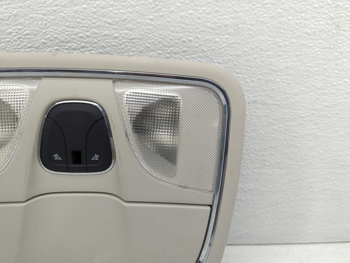 2016 Jeep Cherokee Overhead Roof Console - Oemusedautoparts1.com