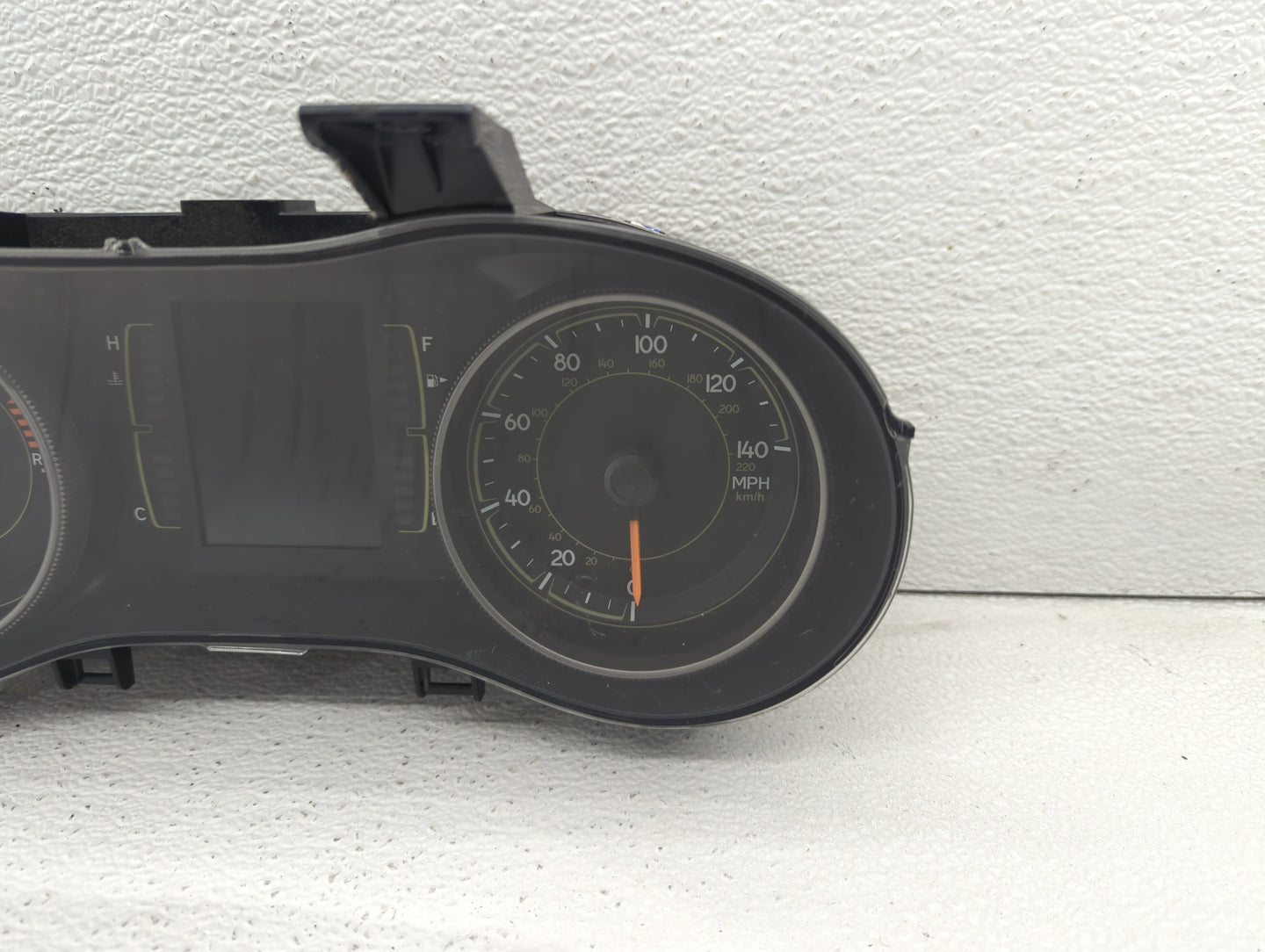 2016 Jeep Cherokee Instrument Cluster Speedometer Gauges P/N:P68274069AC P68274070AC, P68274069AB Miles: Fits OEM Used Auto 