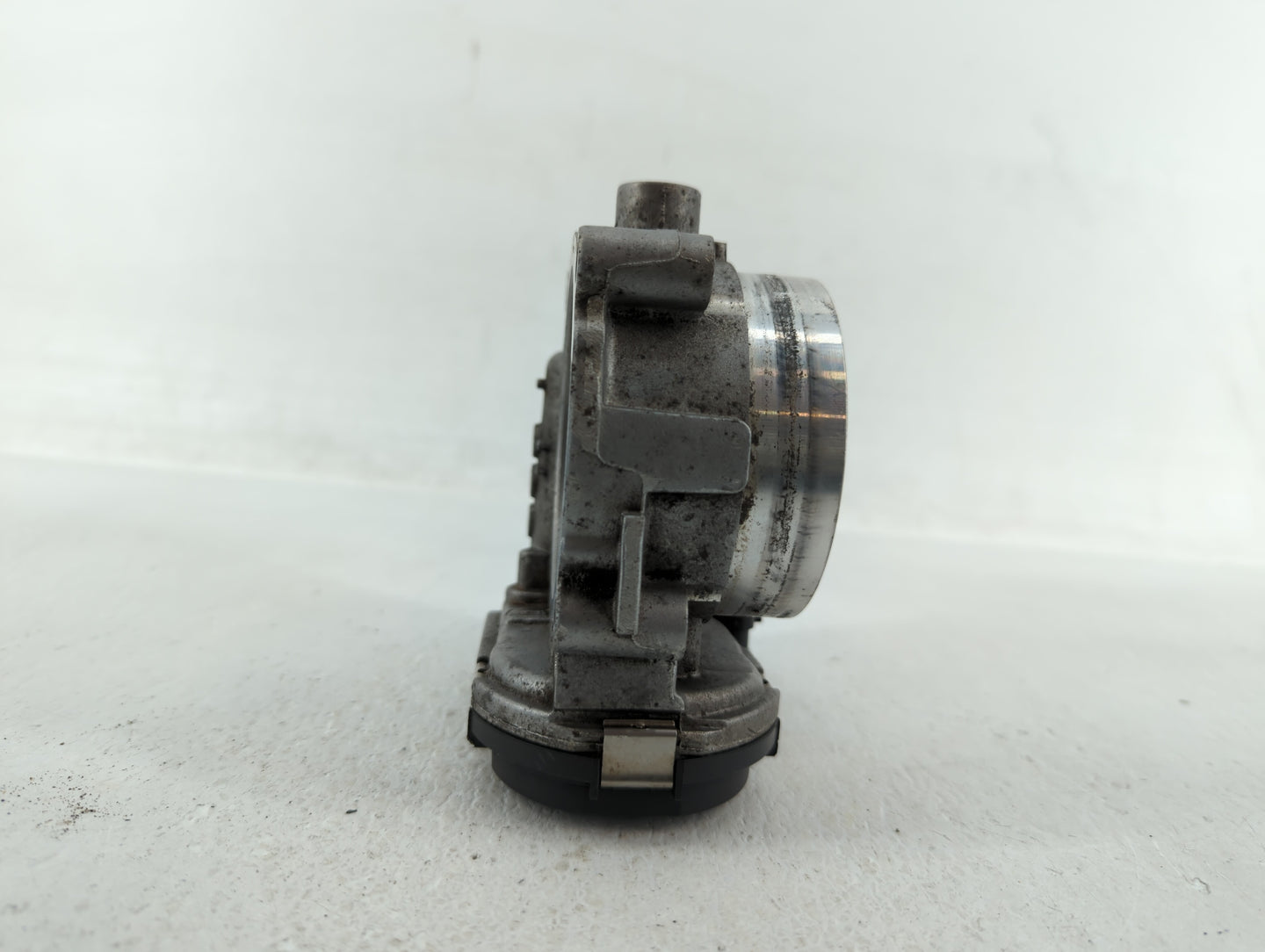 2014-2022 Jeep Cherokee Throttle Body P/N:05184349AF 05184349AE Fits OEM Used Auto Parts - Oemusedautoparts1.com