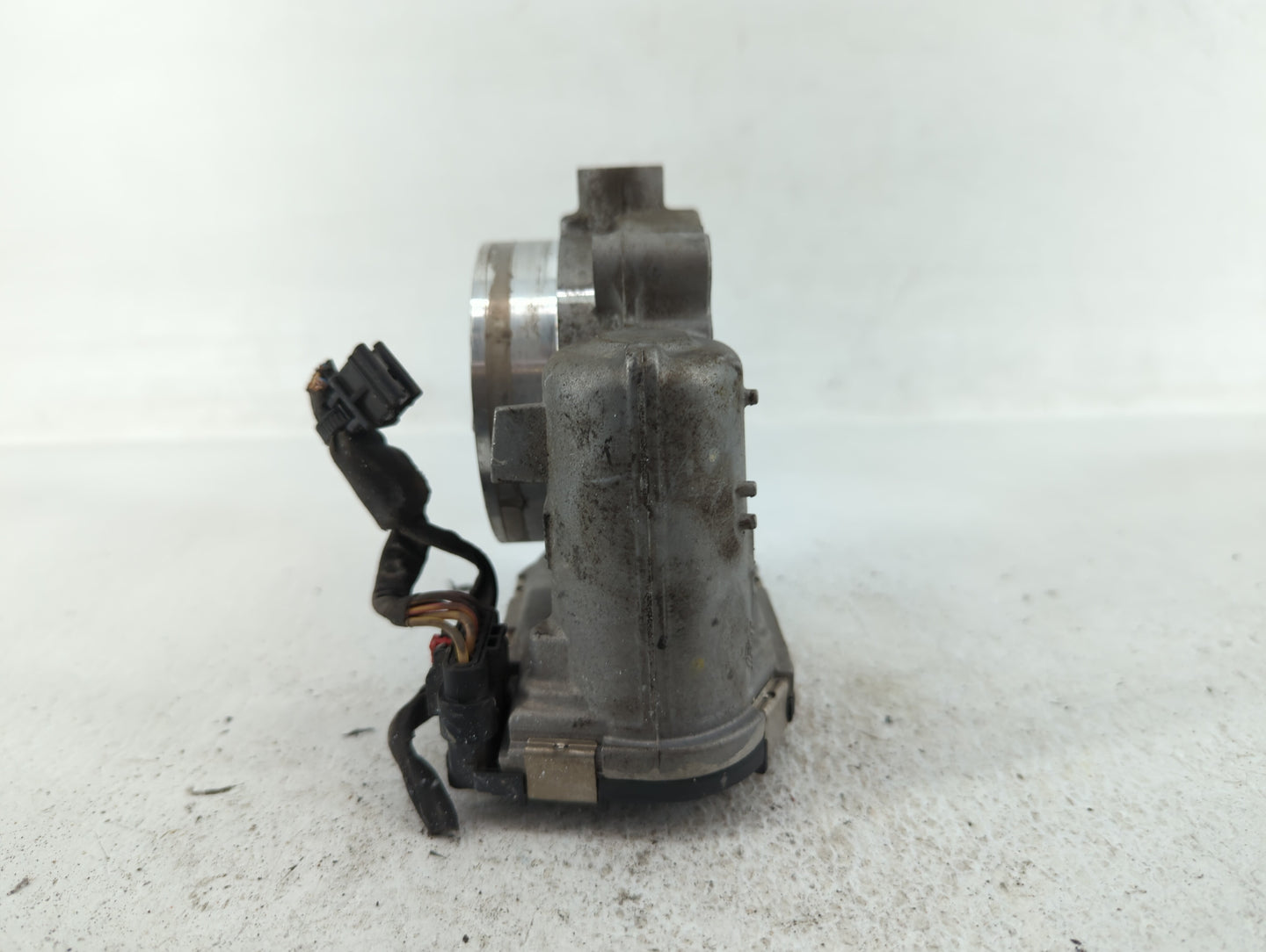 2014-2022 Jeep Cherokee Throttle Body P/N:05184349AF 05184349AE Fits OEM Used Auto Parts - Oemusedautoparts1.com