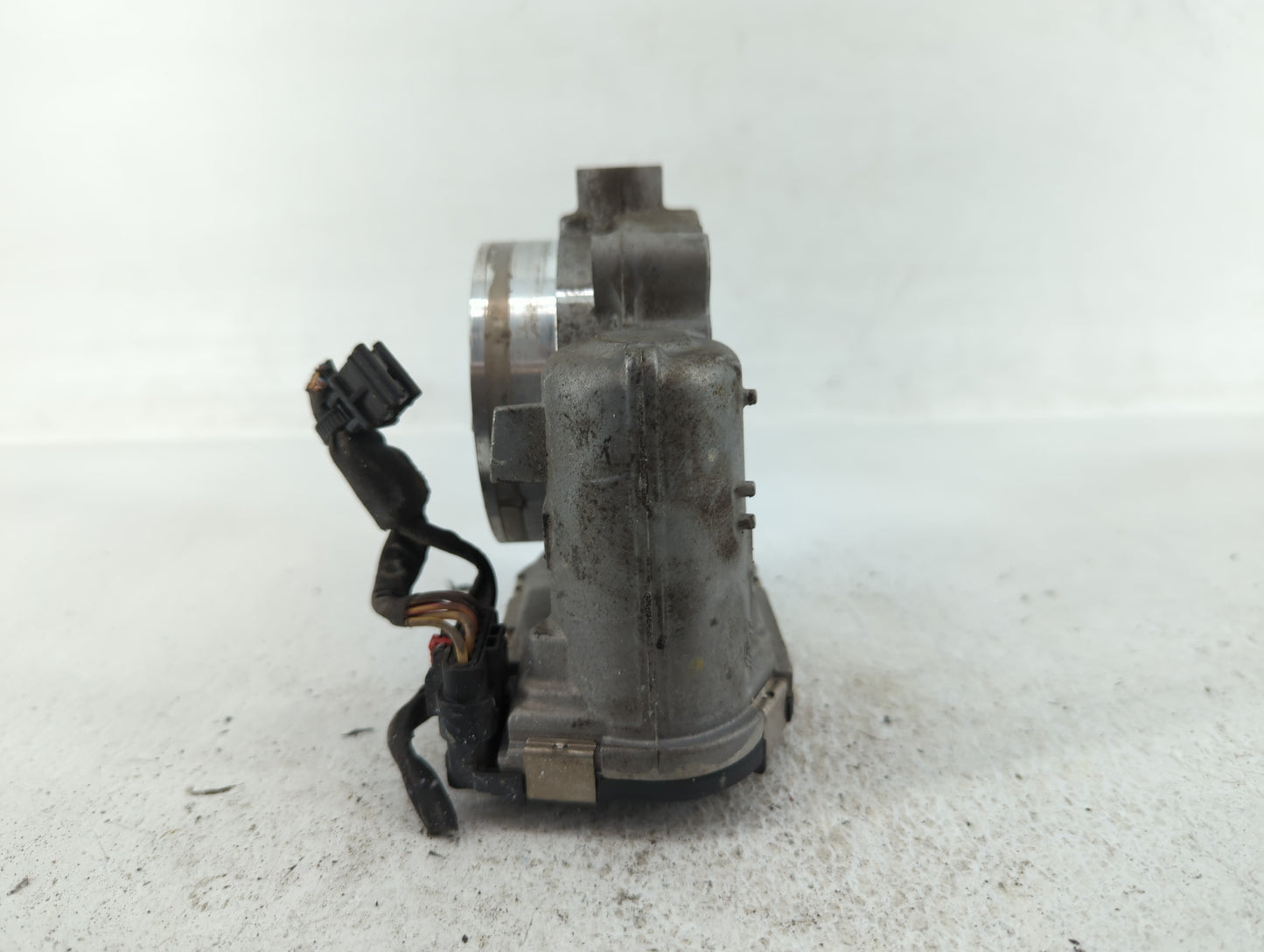 2014-2022 Jeep Cherokee Throttle Body P/N:05184349AF 05184349AE Fits OEM Used Auto Parts - Oemusedautoparts1.com