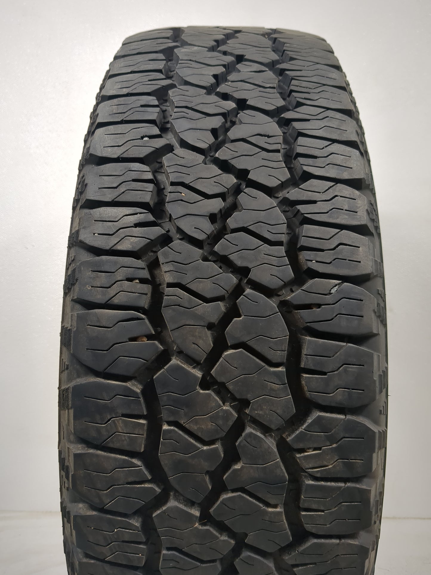 Used Tire 225/65R17 GOODYEAR WRANGLER 107/103S - Tread Depth 12/32 - Oemusedautoparts1.com