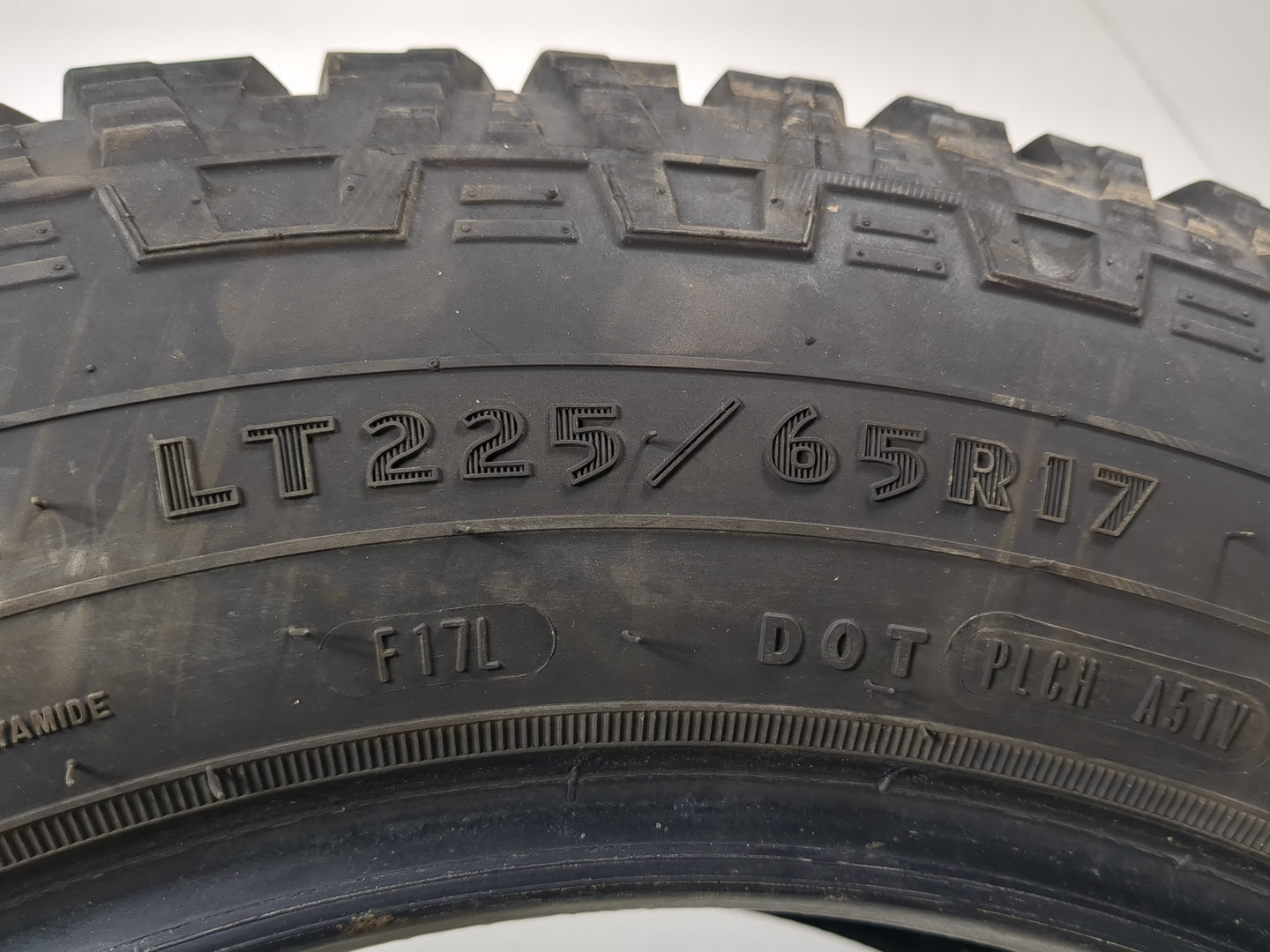 Used Tire 225/65R17 GOODYEAR WRANGLER 107/103S - Tread Depth 12/32 - Oemusedautoparts1.com