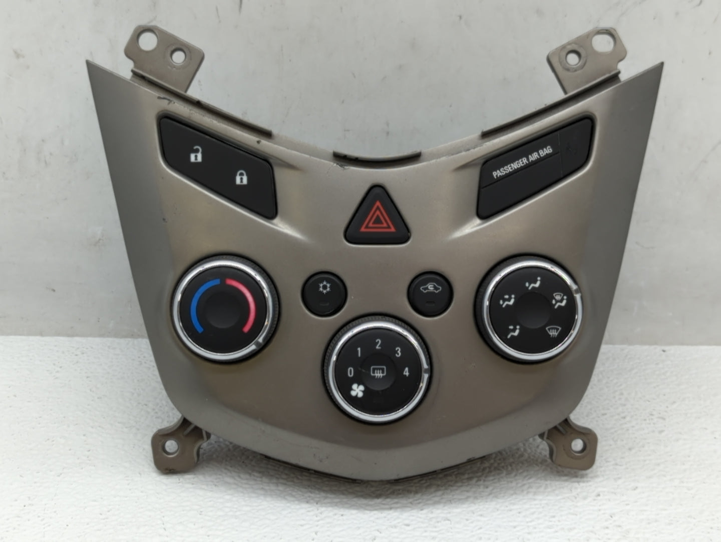 2015-2018 Jeep Cherokee Climate Control Module Temperature AC/Heater Replacement P/N:95282239 Fits Fits 2015 2016 2017 2018 
