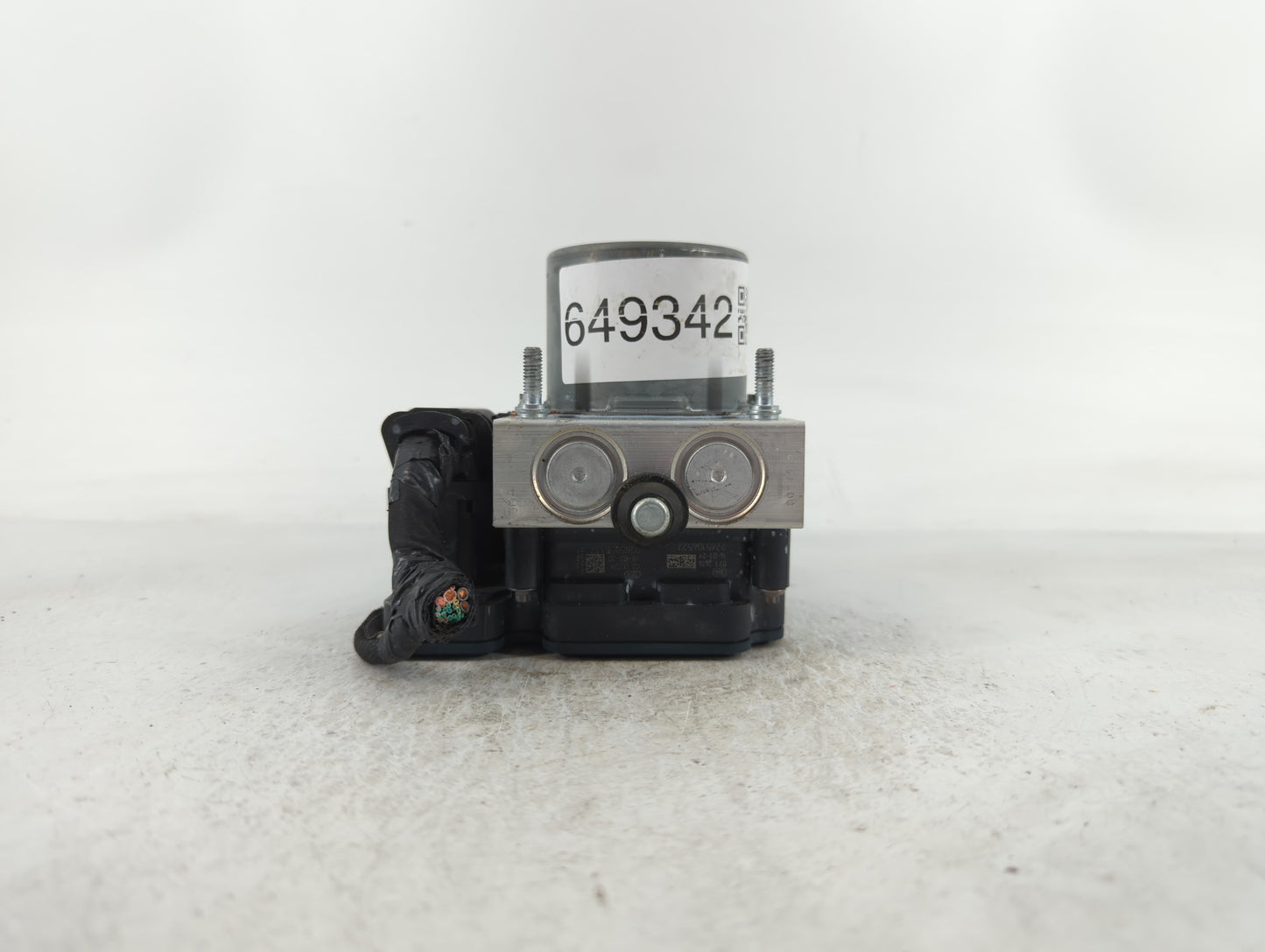 2016 Jeep Cherokee ABS Pump Control Module Replacement P/N:P68268292AC Fits OEM Used Auto Parts - Oemusedautoparts1.com