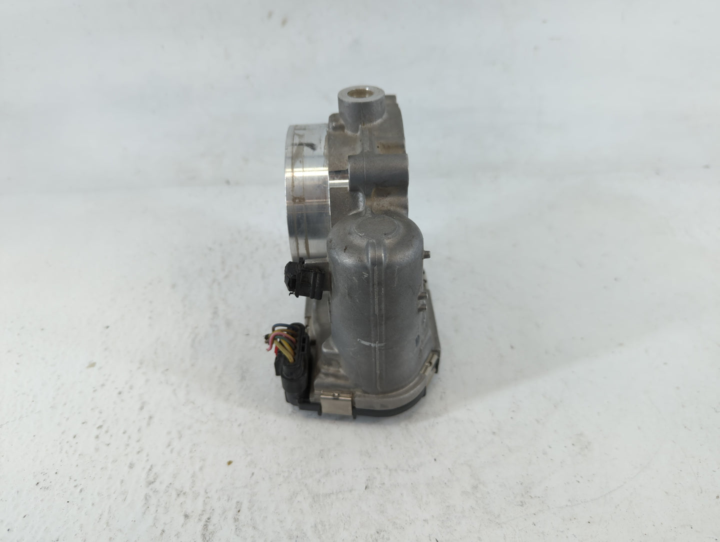 2014-2022 Jeep Cherokee Throttle Body P/N:0 280 750 570 05184349AC Fits OEM Used Auto Parts - Oemusedautoparts1.com