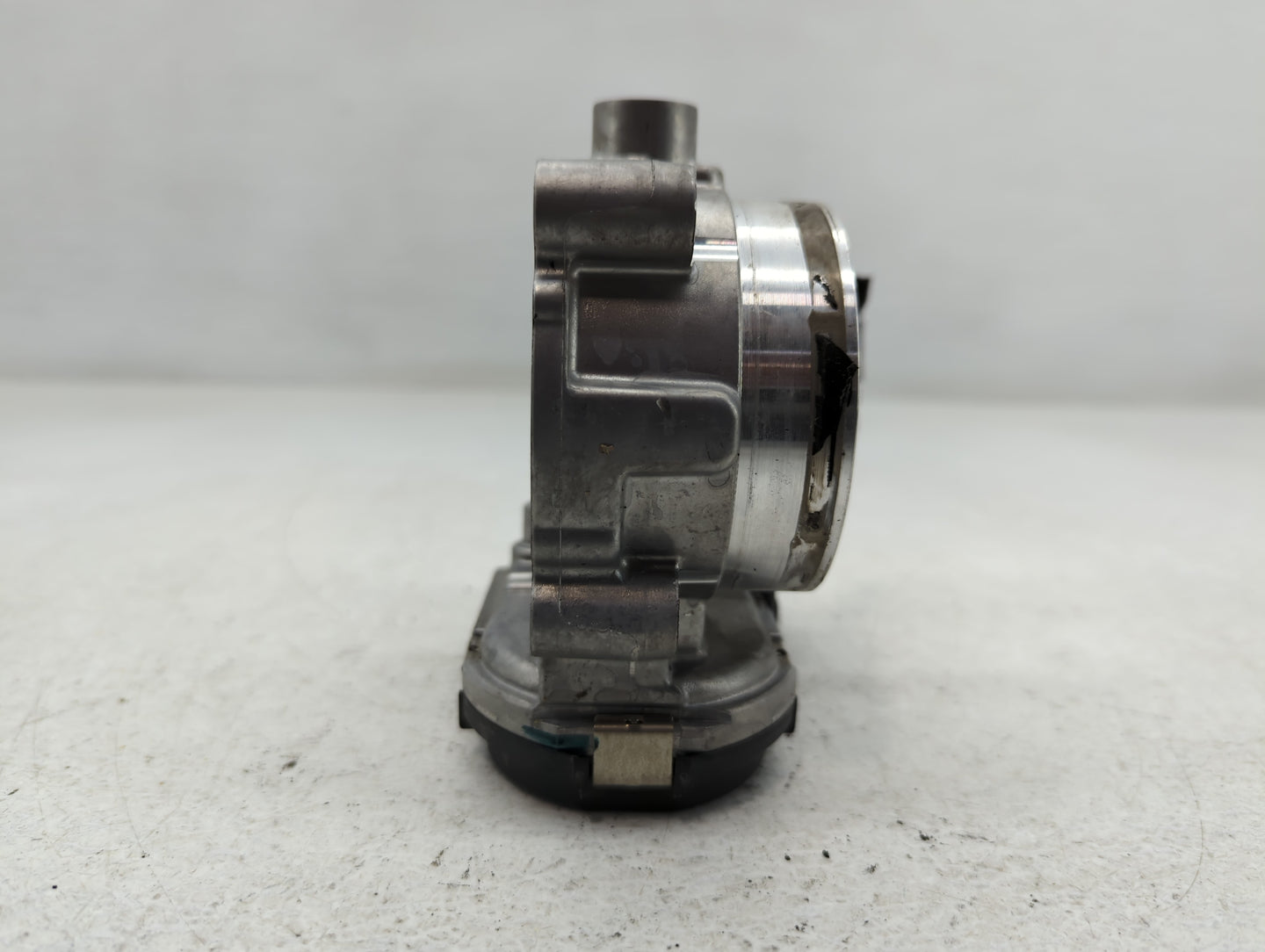 2014-2022 Jeep Cherokee Throttle Body P/N:0 280 750 570 05184349AC Fits OEM Used Auto Parts - Oemusedautoparts1.com