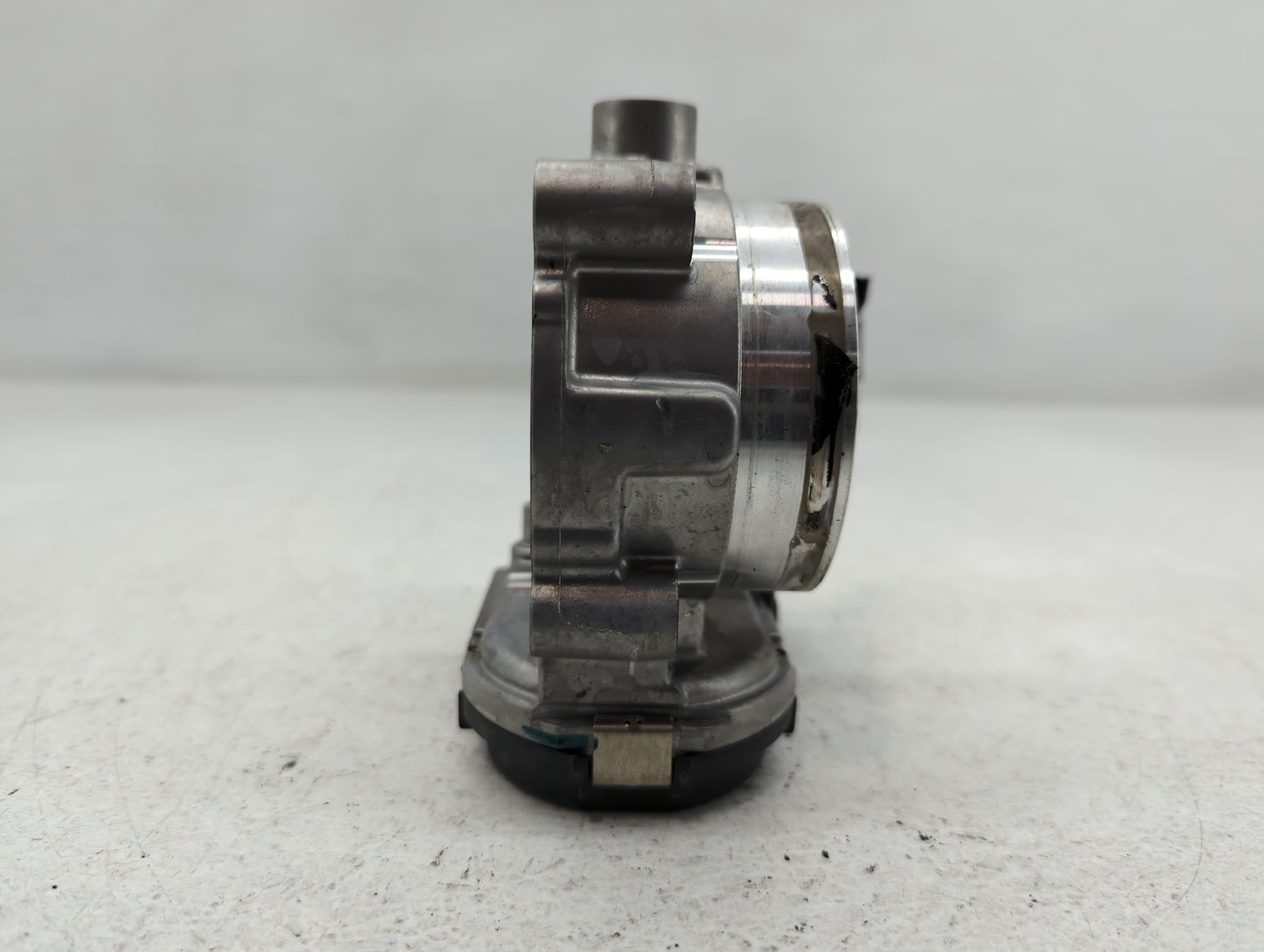 2014-2022 Jeep Cherokee Throttle Body P/N:0 280 750 570 05184349AC Fits OEM Used Auto Parts - Oemusedautoparts1.com