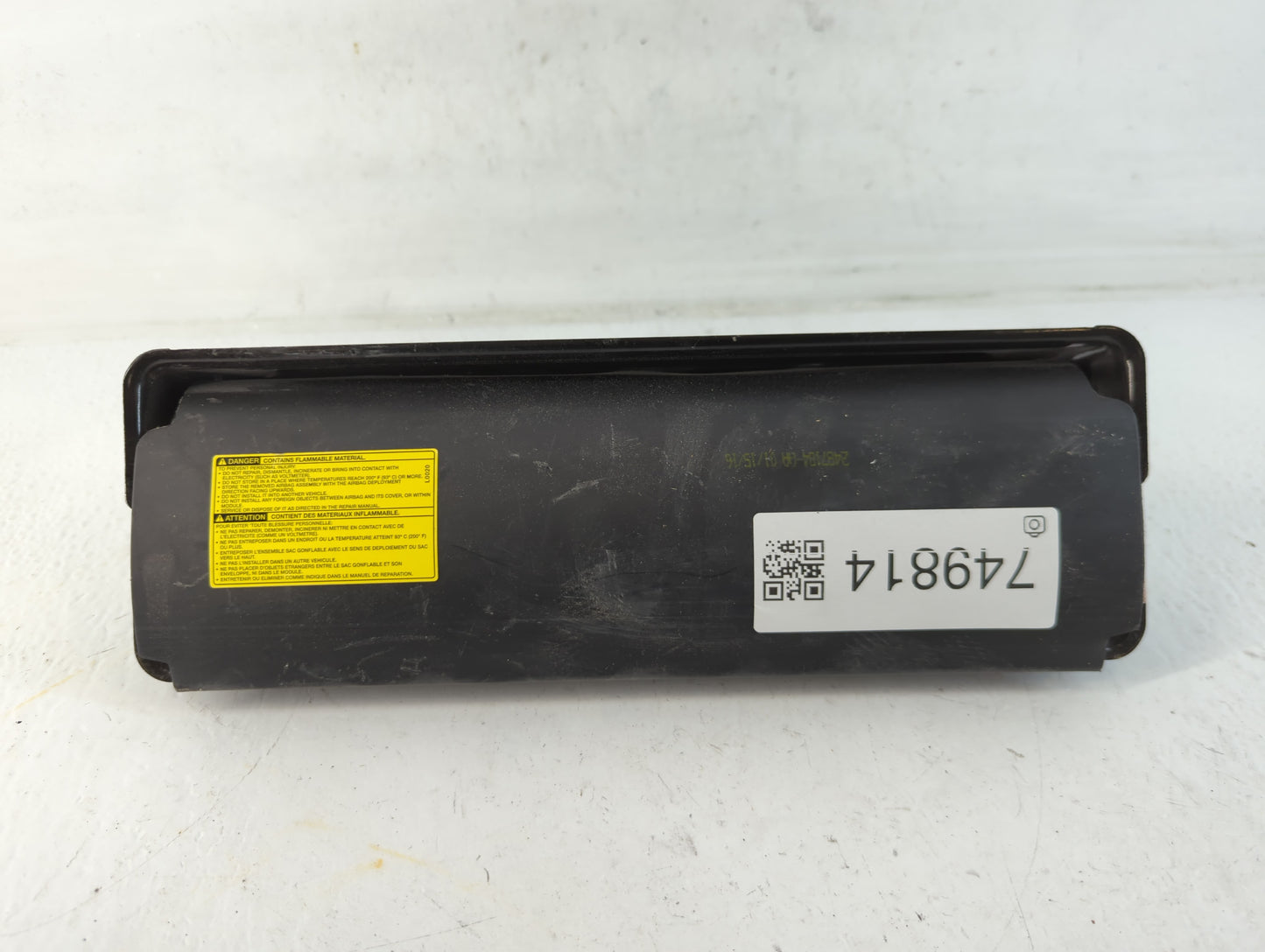 2014-2018 Jeep Cherokee Air Bag Passenger Right Knee OEM P/N:P68102342AF Fits Fits 2014 2015 2016 2017 2018 OEM Used Auto Pa