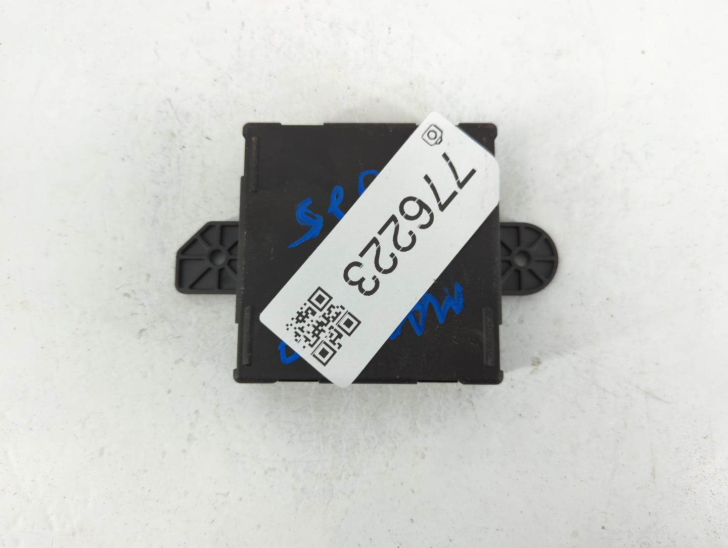 2014-2020 Jeep Cherokee Chassis Control Module Ccm Bcm Body Control - Oemusedautoparts1.com