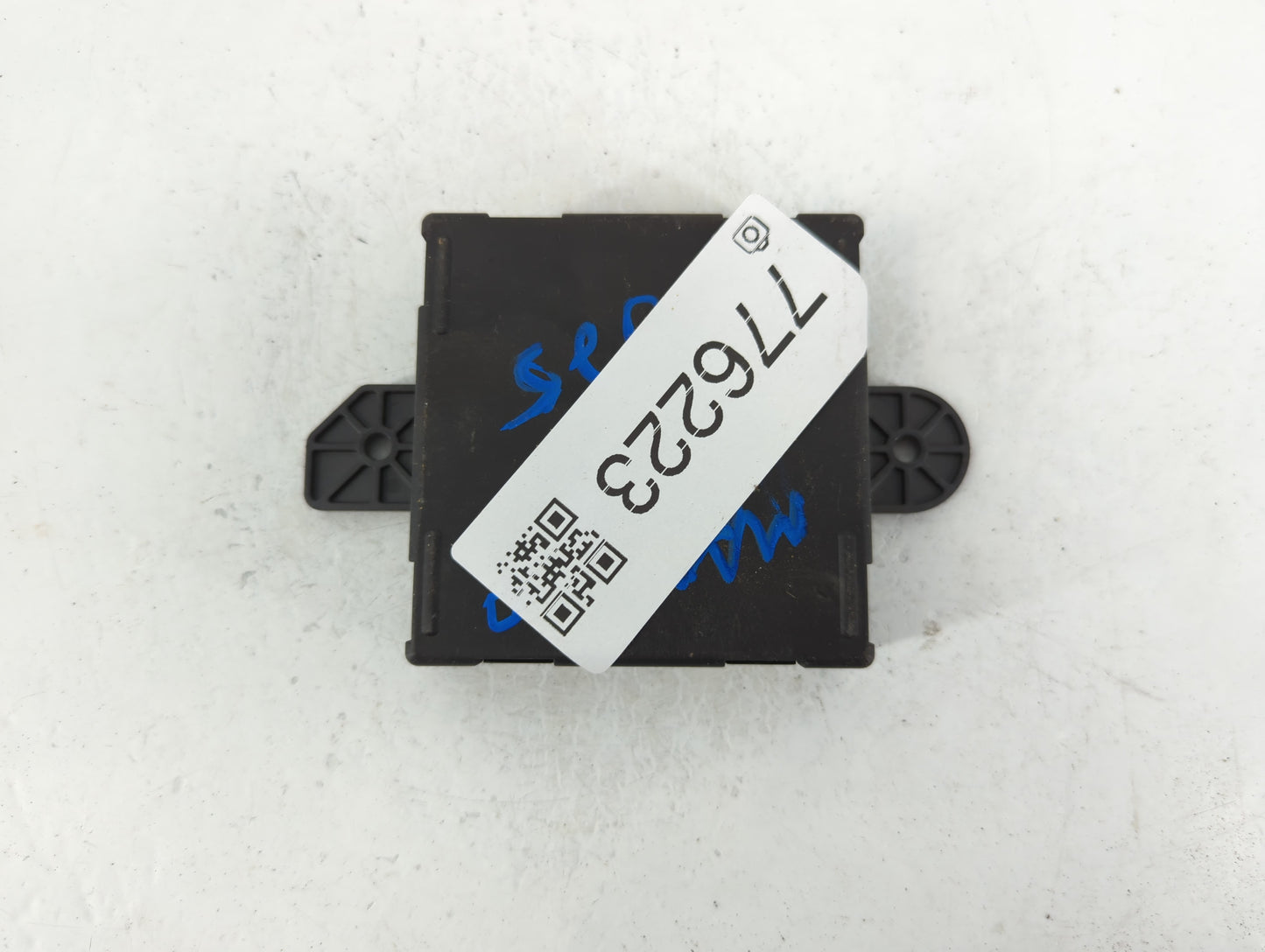 2014-2020 Jeep Cherokee Chassis Control Module Ccm Bcm Body Control - Oemusedautoparts1.com