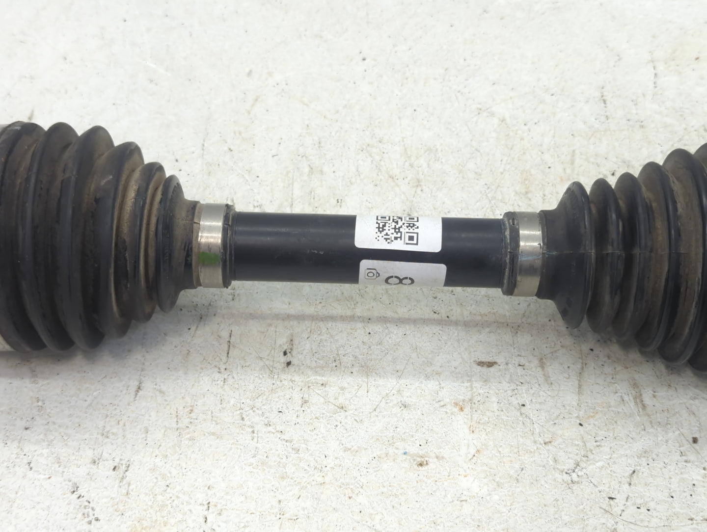 2014-2018 Jeep Cherokee Axle Shaft Front Driver Cv C/v - Oemusedautoparts1.com