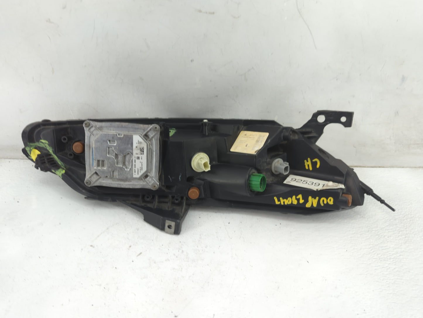 2014-2018 Jeep Cherokee Driver Left Oem Front Light Lamp - Oemusedautoparts1.com