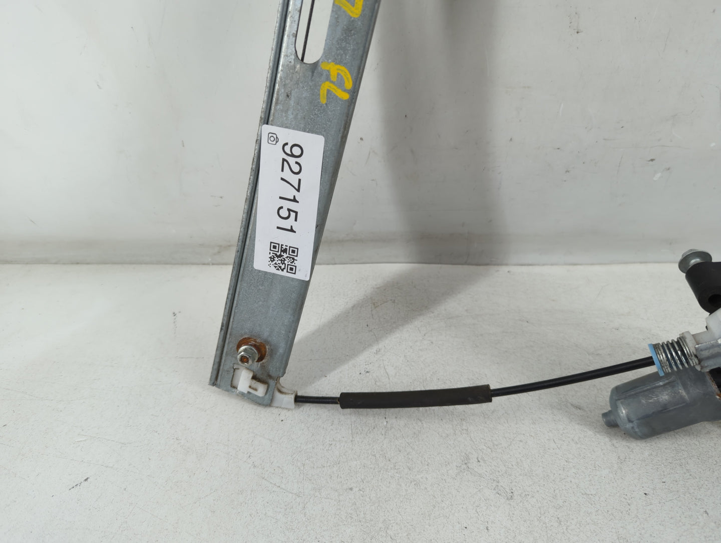 2014-2022 Jeep Cherokee Driver Left Front Window Regulator 927151 - Oemusedautoparts1.com