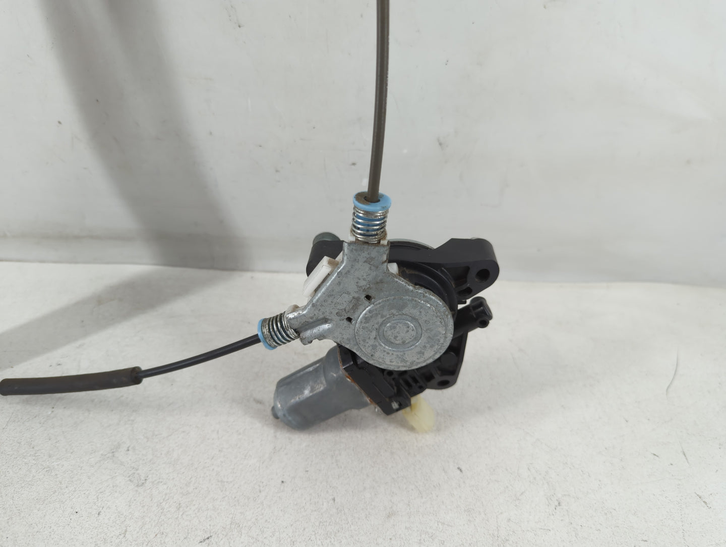 2014-2022 Jeep Cherokee Driver Left Front Window Regulator 927151 - Oemusedautoparts1.com