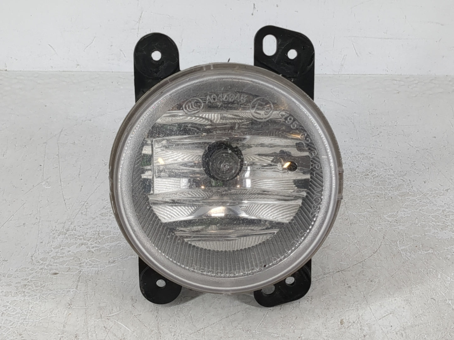 2014-2018 Jeep Cherokee Driver Left Oem Front Light Lamp - Oemusedautoparts1.com