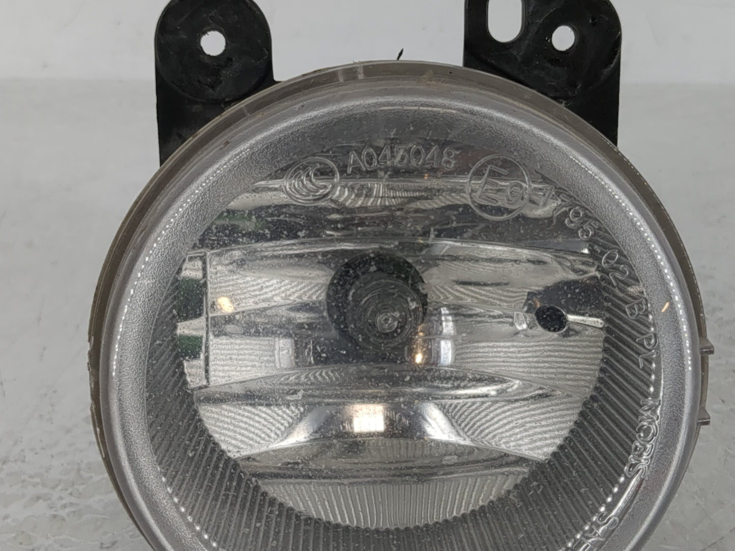 2014-2018 Jeep Cherokee Driver Left Oem Front Light Lamp - Oemusedautoparts1.com