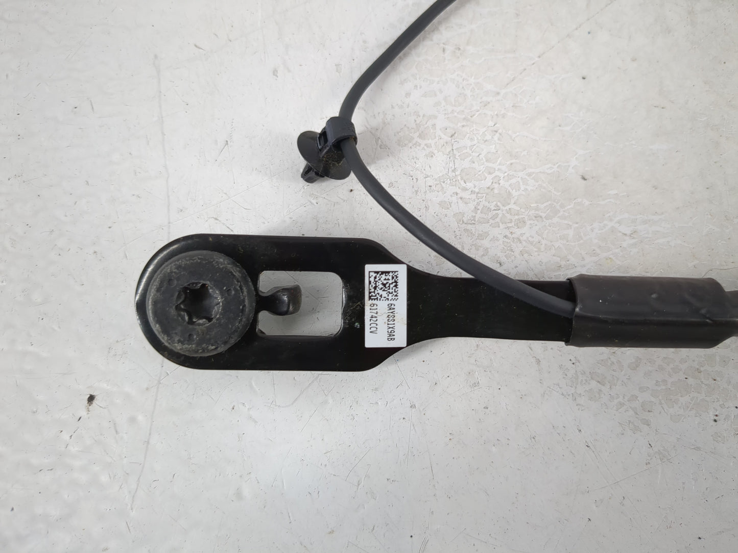 2014-2016 Jeep Cherokee Passenger Front Seatbelt Buckle 985032 - Oemusedautoparts1.com