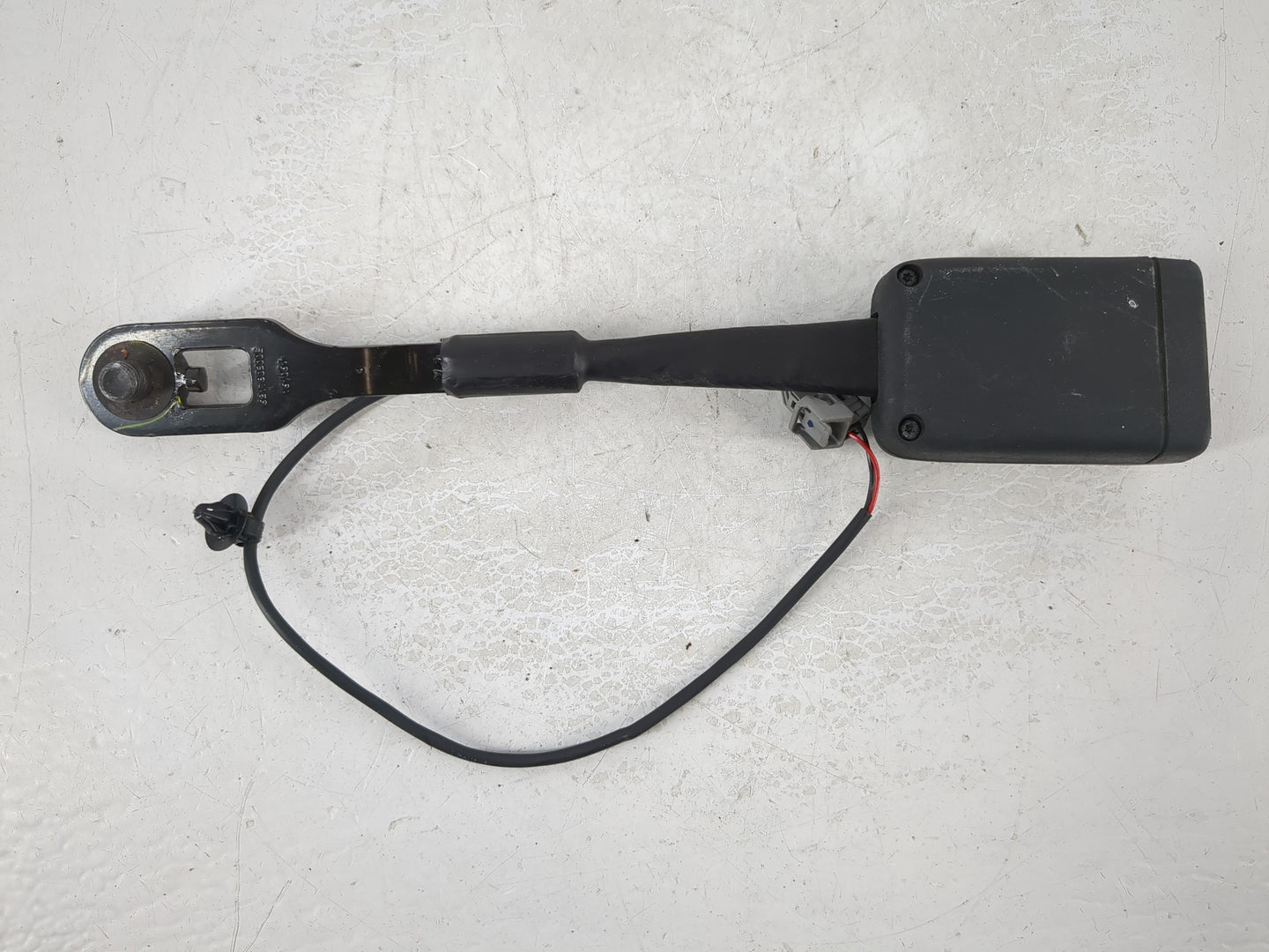 2014-2016 Jeep Cherokee Passenger Front Seatbelt Buckle 985032 - Oemusedautoparts1.com