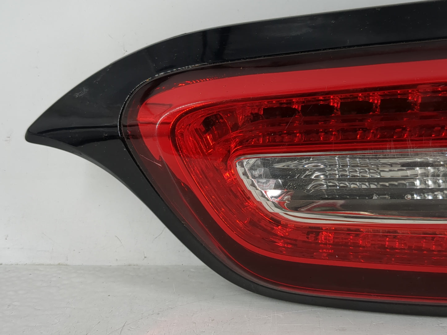 2014-2018 Jeep Cherokee Driver Left Side Deck Lid Mounted Tail Light 993306 - Oemusedautoparts1.com