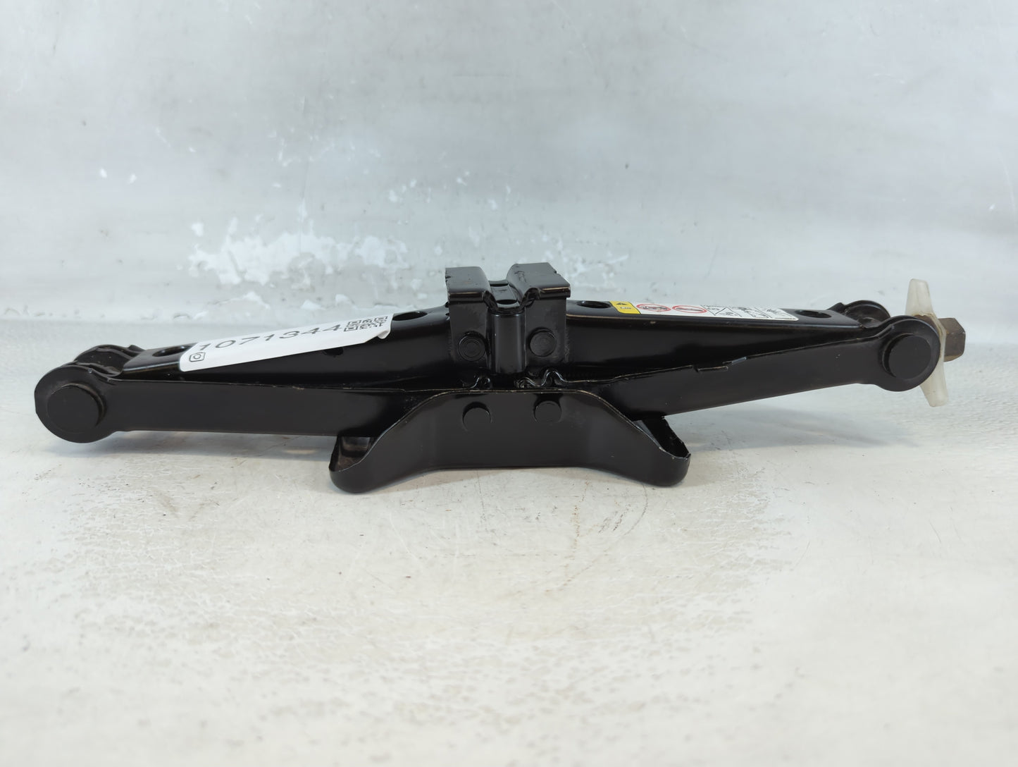 2016 Jeep Compass Spare Scissor Car Jack - Oemusedautoparts1.com