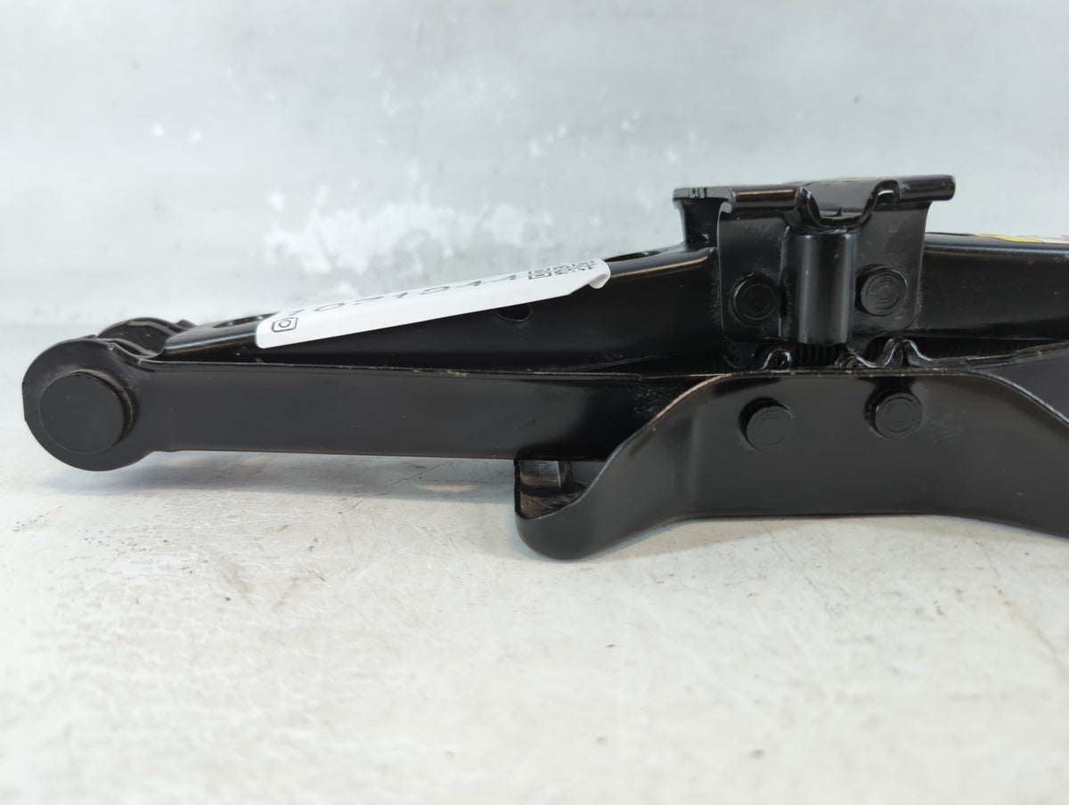 2016 Jeep Compass Spare Scissor Car Jack 1071344 - Oemusedautoparts1.com