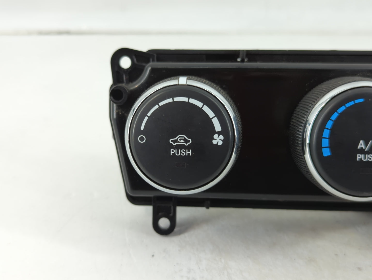 2016 Jeep Compass Climate Control Module Temperature AC/Heater Replacement P/N:P55111278AF Fits Fits 2011 2012 2013 2014 201