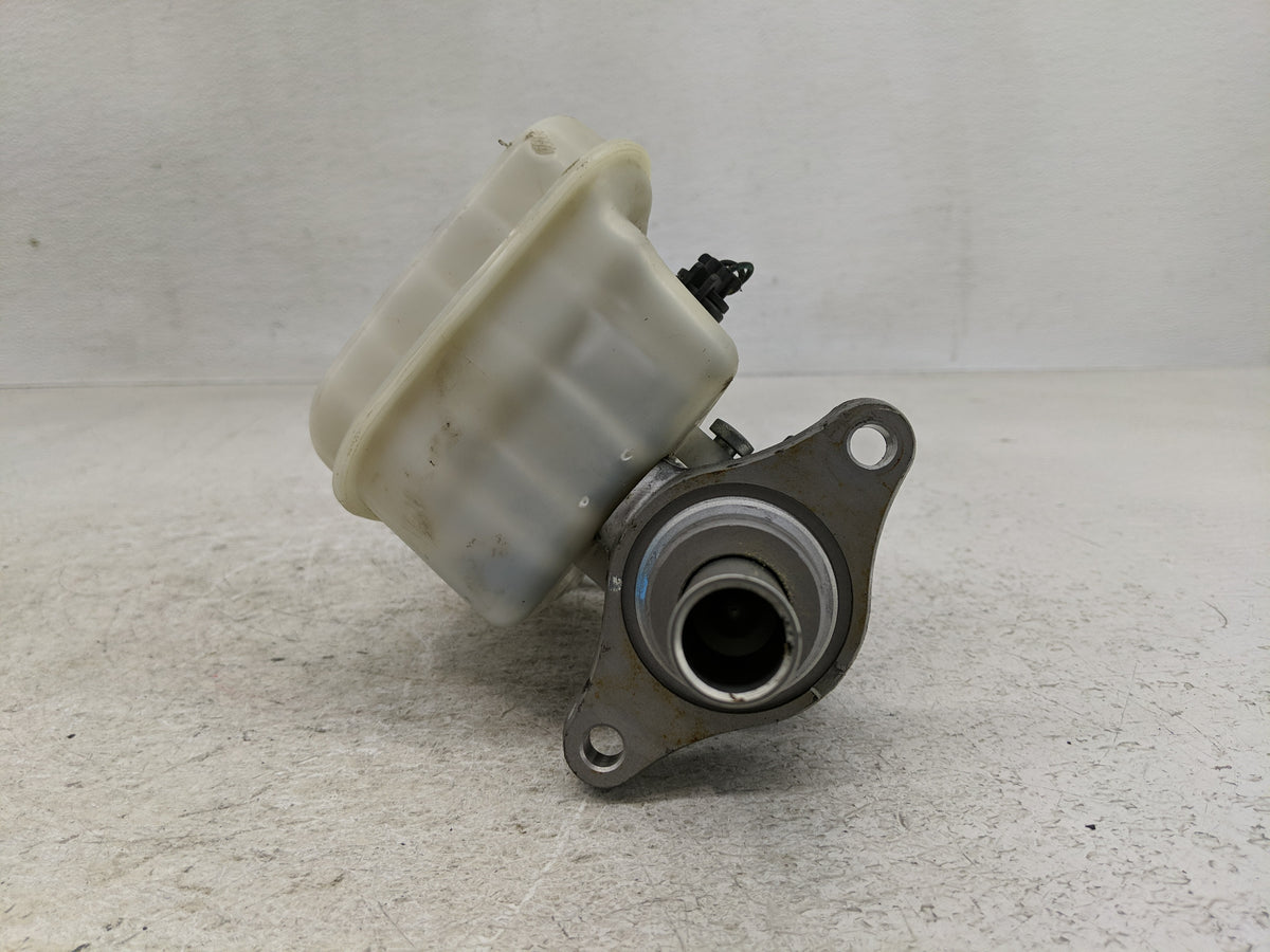 Jeep Compass Brake Master Cylinder 1276206 - Oemusedautoparts1.com