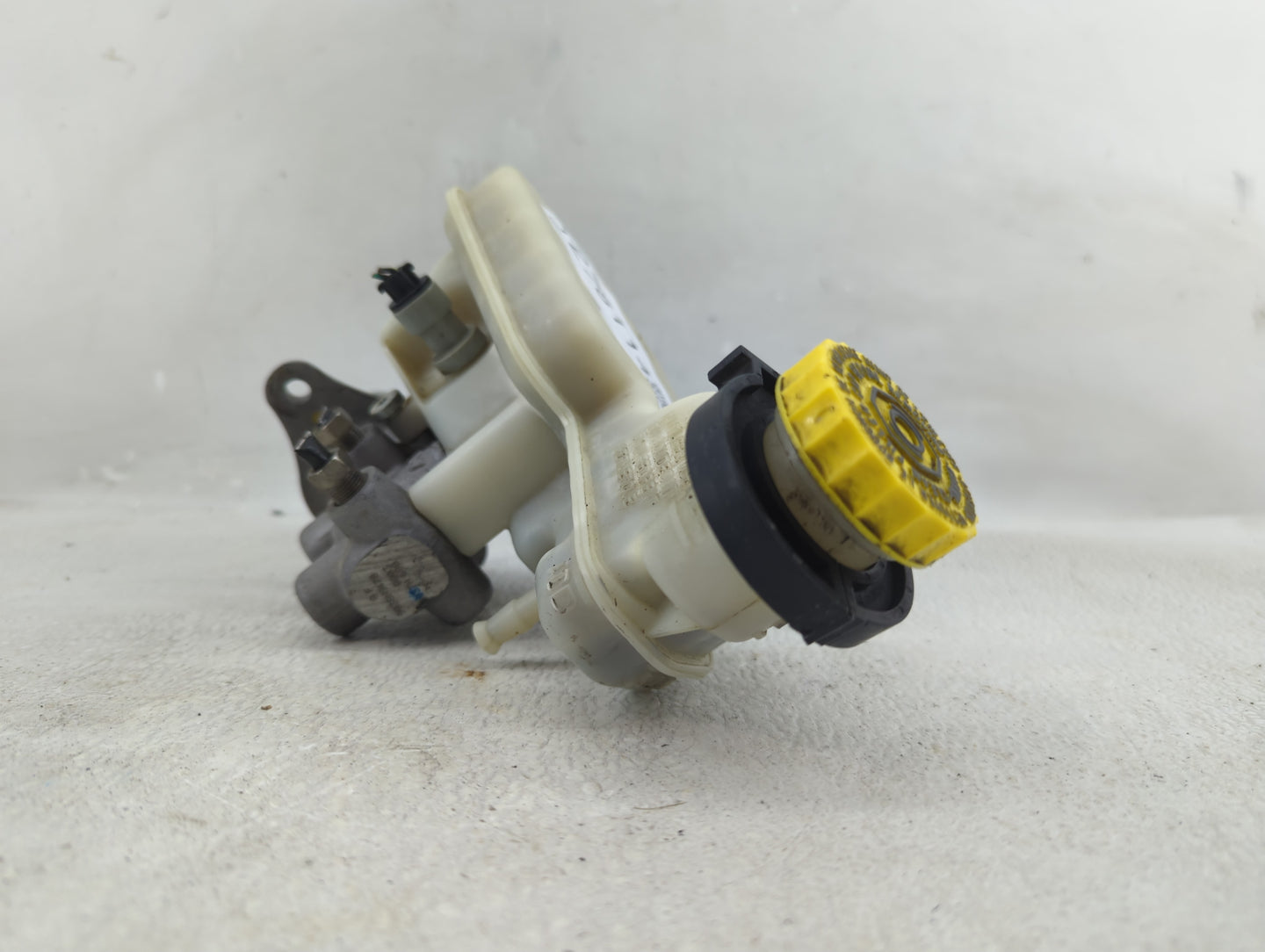 Jeep Compass Brake Master Cylinder 1278114 - Oemusedautoparts1.com